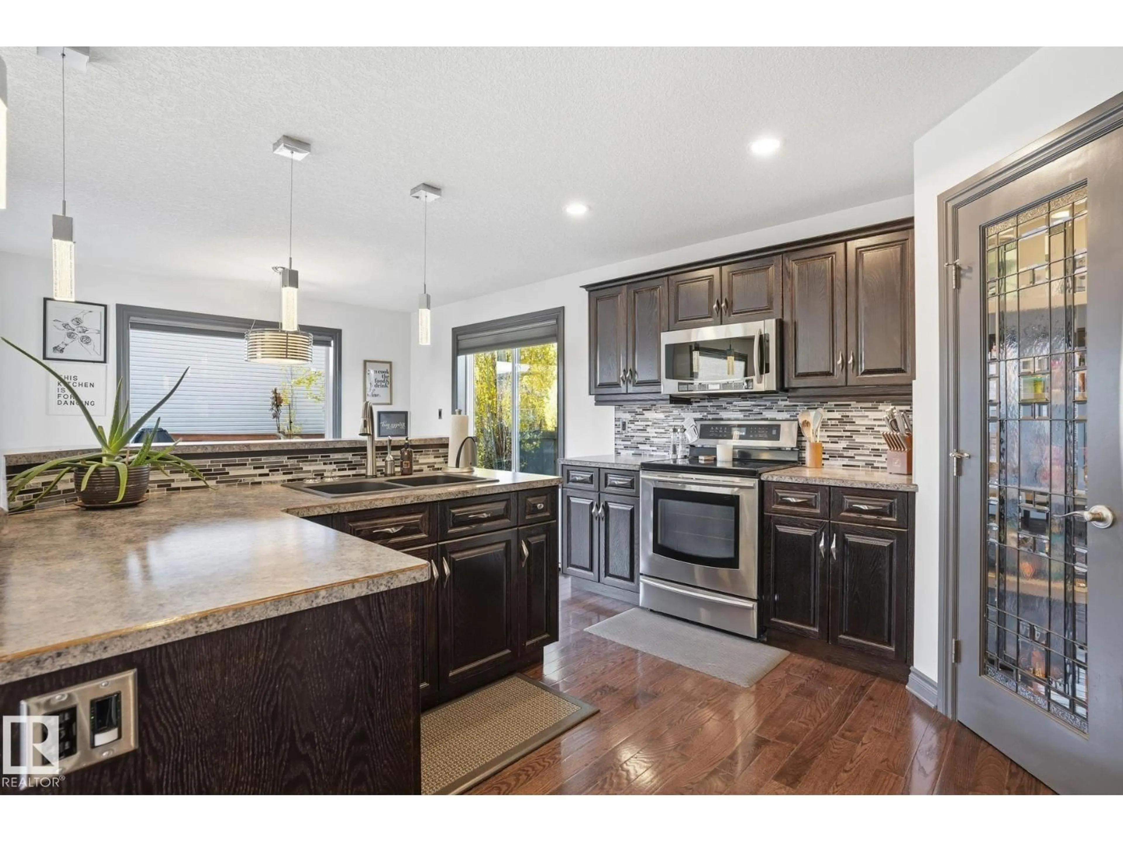 Open concept kitchen, unknown for 47 HILLDOWNS DR, Spruce Grove Alberta T7X0J1