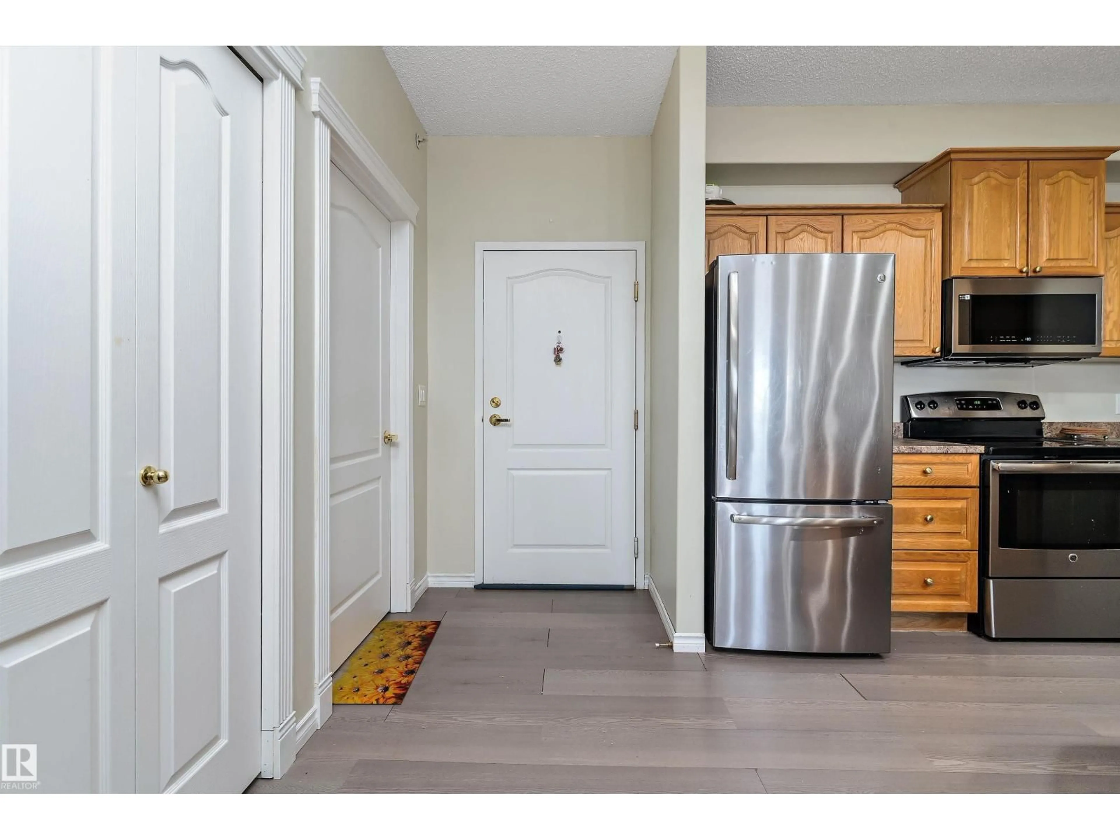 Indoor entryway for #408 - 14259 50 ST, Edmonton Alberta T5A5J2