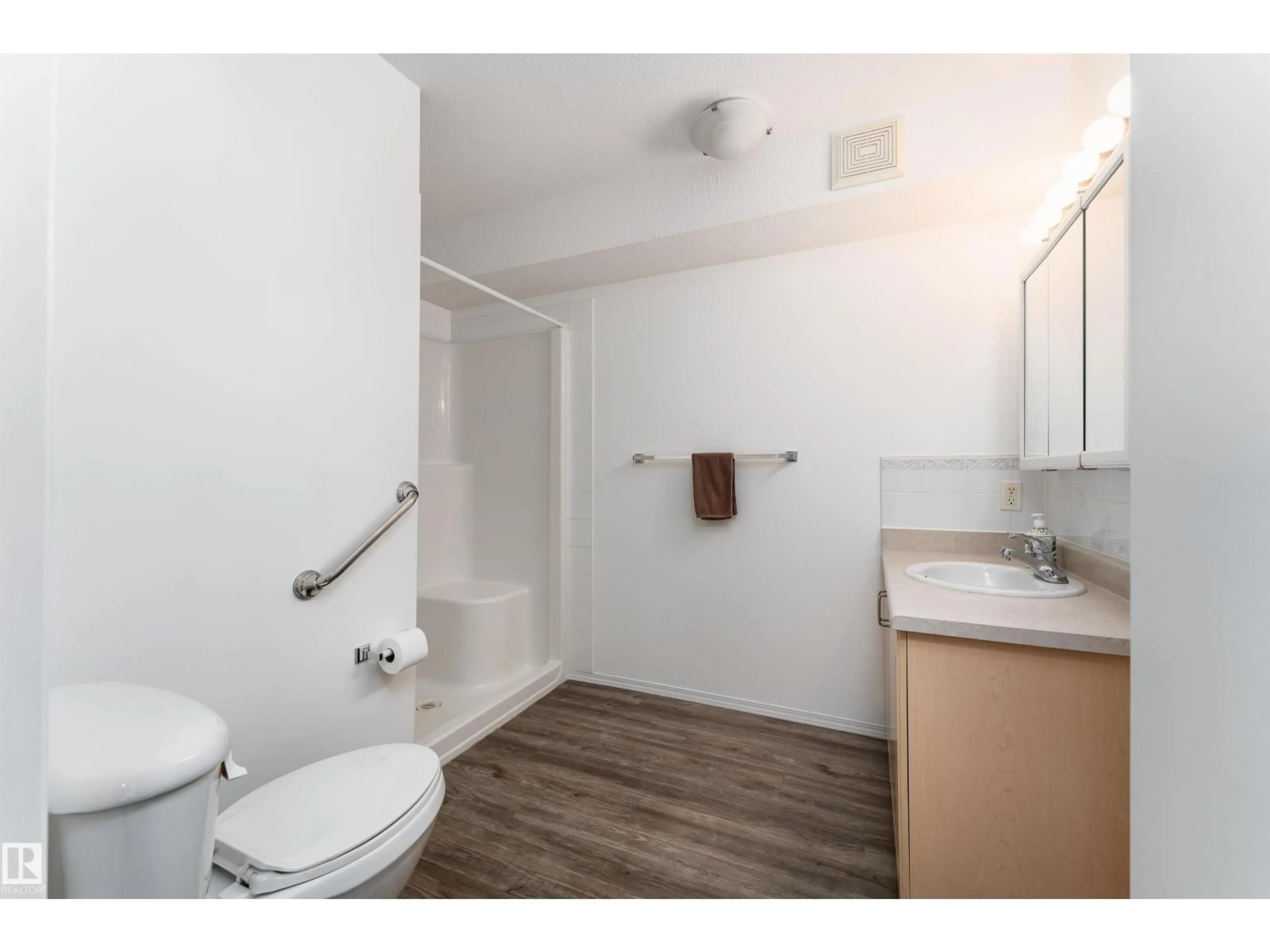 Standard bathroom, unknown for #311 - 8802 SOUTHFORT, Fort Saskatchewan Alberta T8L4R6