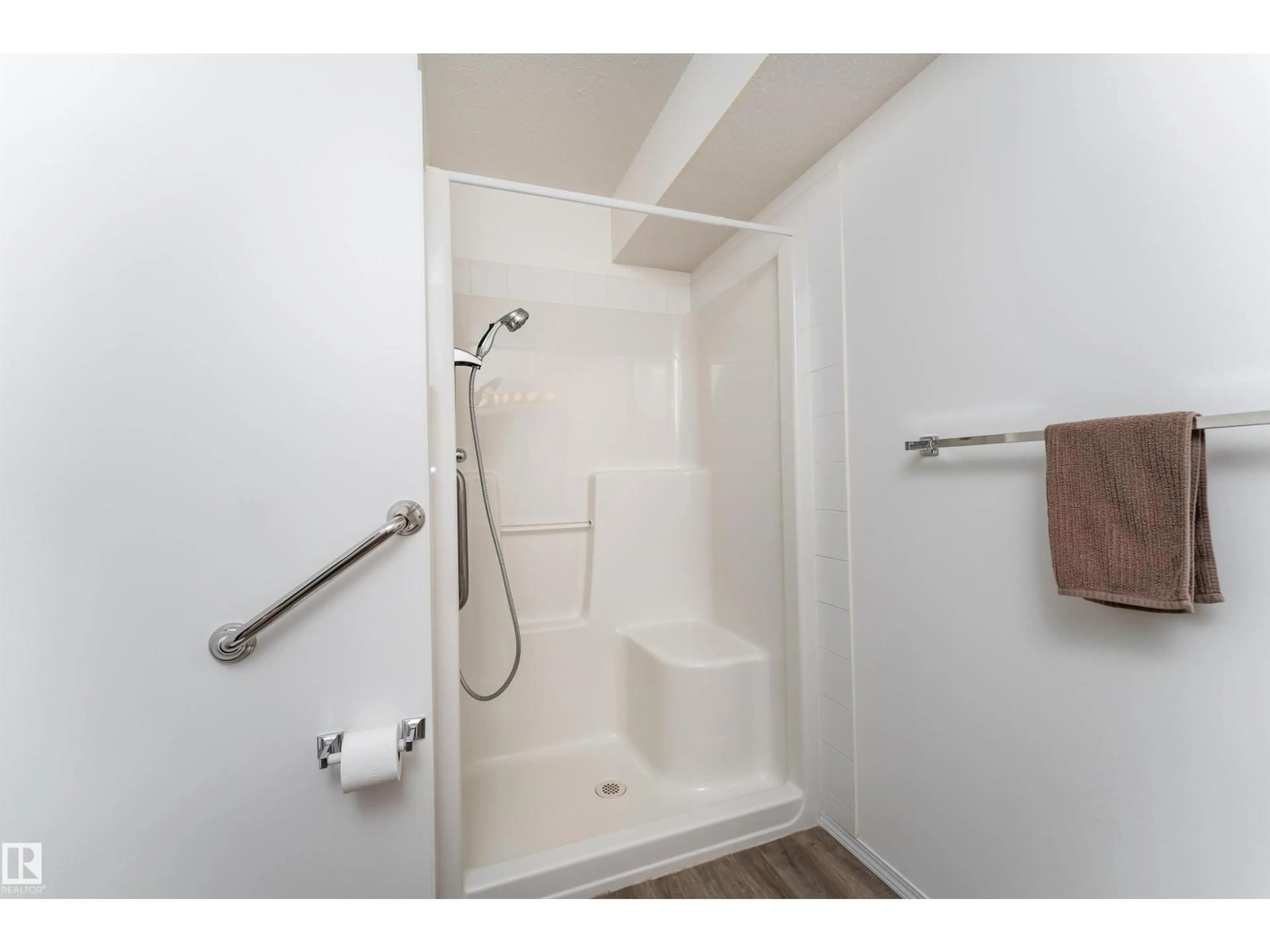 Standard bathroom, unknown for #311 - 8802 SOUTHFORT, Fort Saskatchewan Alberta T8L4R6