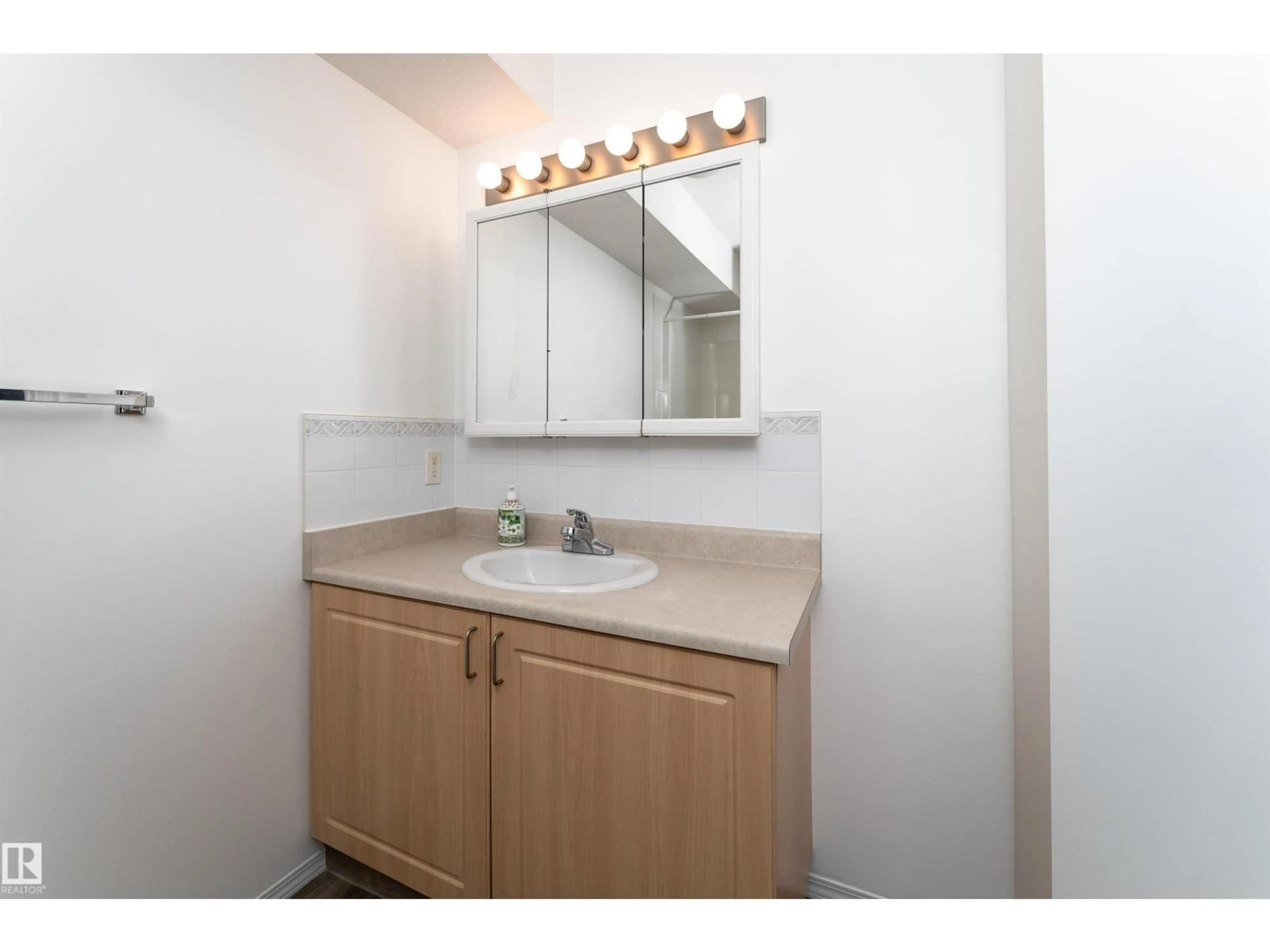 Standard bathroom, unknown for #311 - 8802 SOUTHFORT, Fort Saskatchewan Alberta T8L4R6