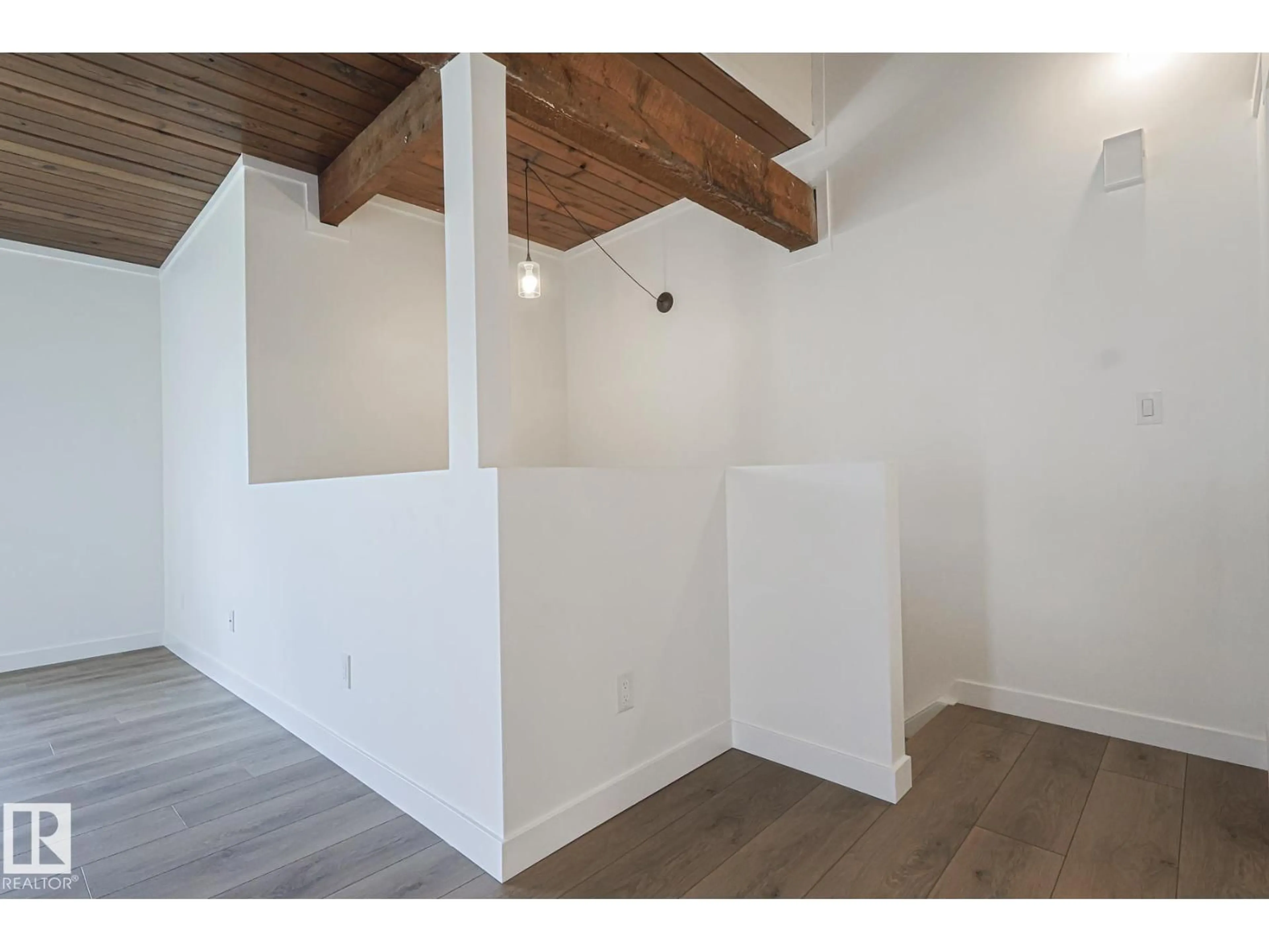 Unknown for 22 NORTHWOODS VG, Edmonton Alberta T5X1T2