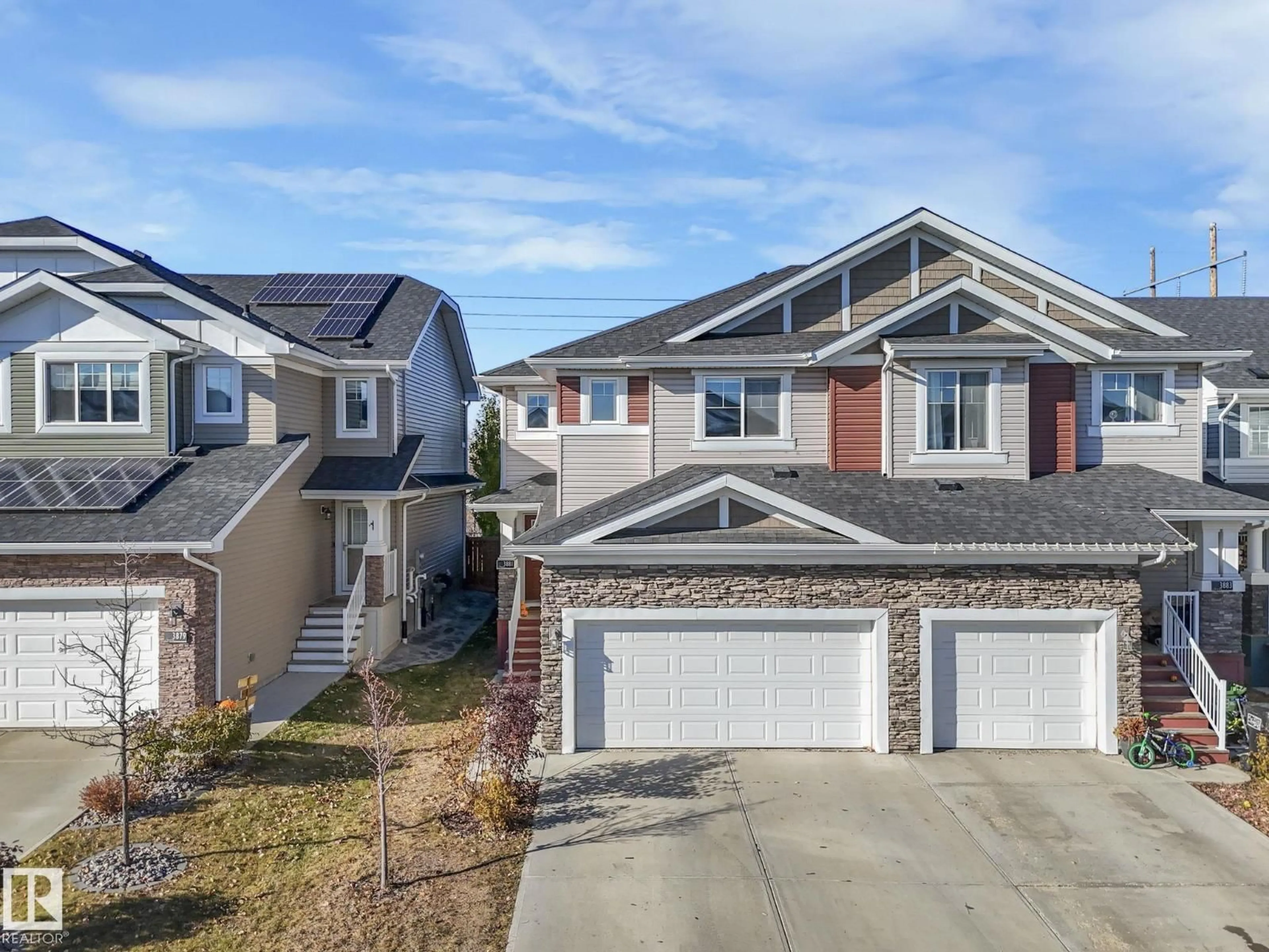 A pic from outside/outdoor area/front of a property/back of a property/a pic from drone, street for 3881 ROBINS CR, Edmonton Alberta T5S0M8