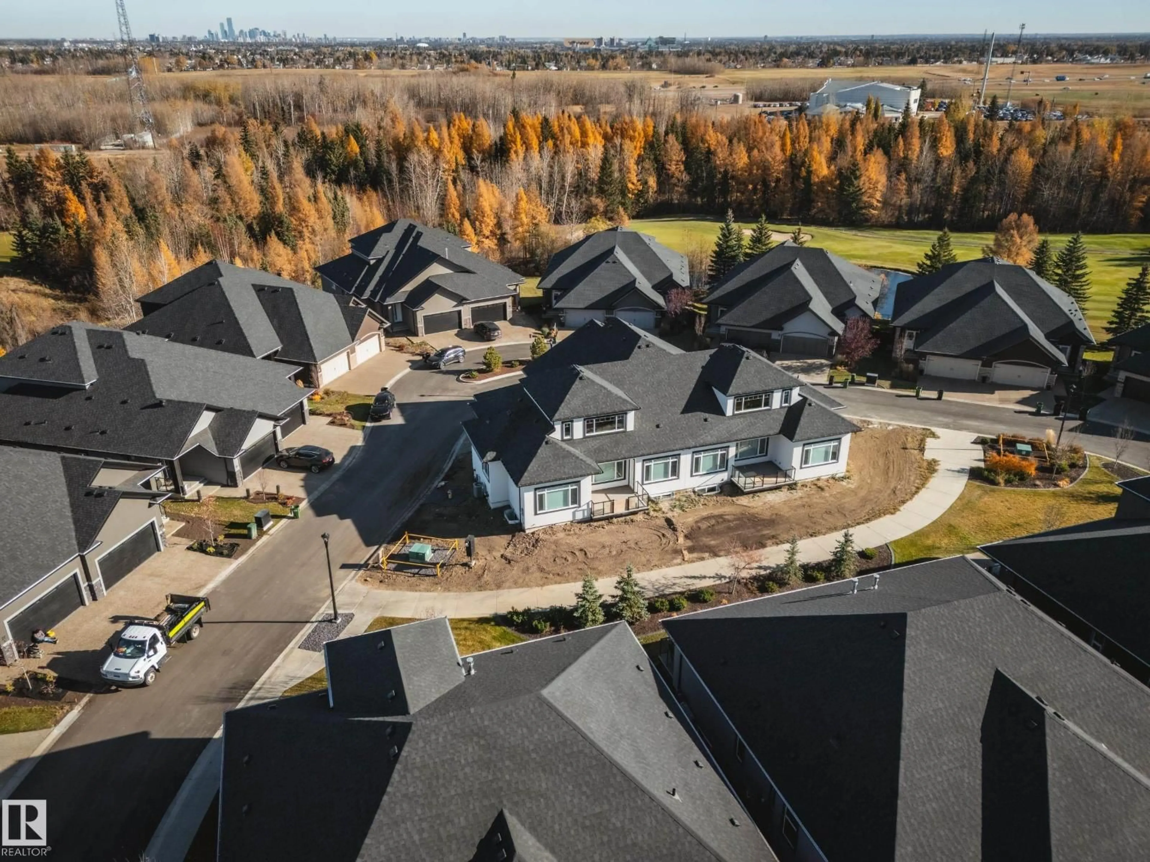 A pic from outside/outdoor area/front of a property/back of a property/a pic from drone, unknown for #42 - 20425 93 AV NW, Edmonton Alberta T5T7C7