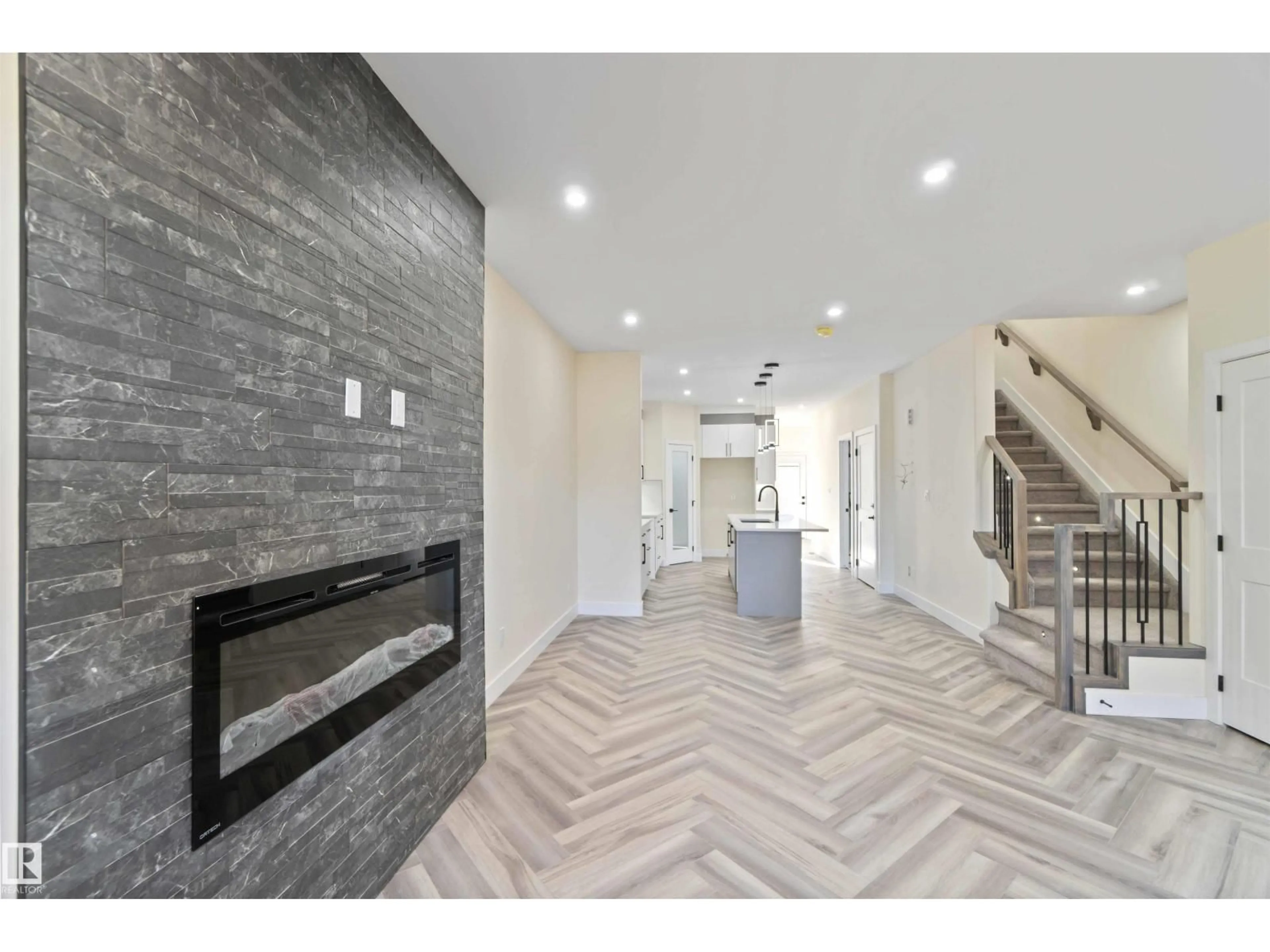 Unknown for 8319 81 AVE, Edmonton Alberta T6C0W1