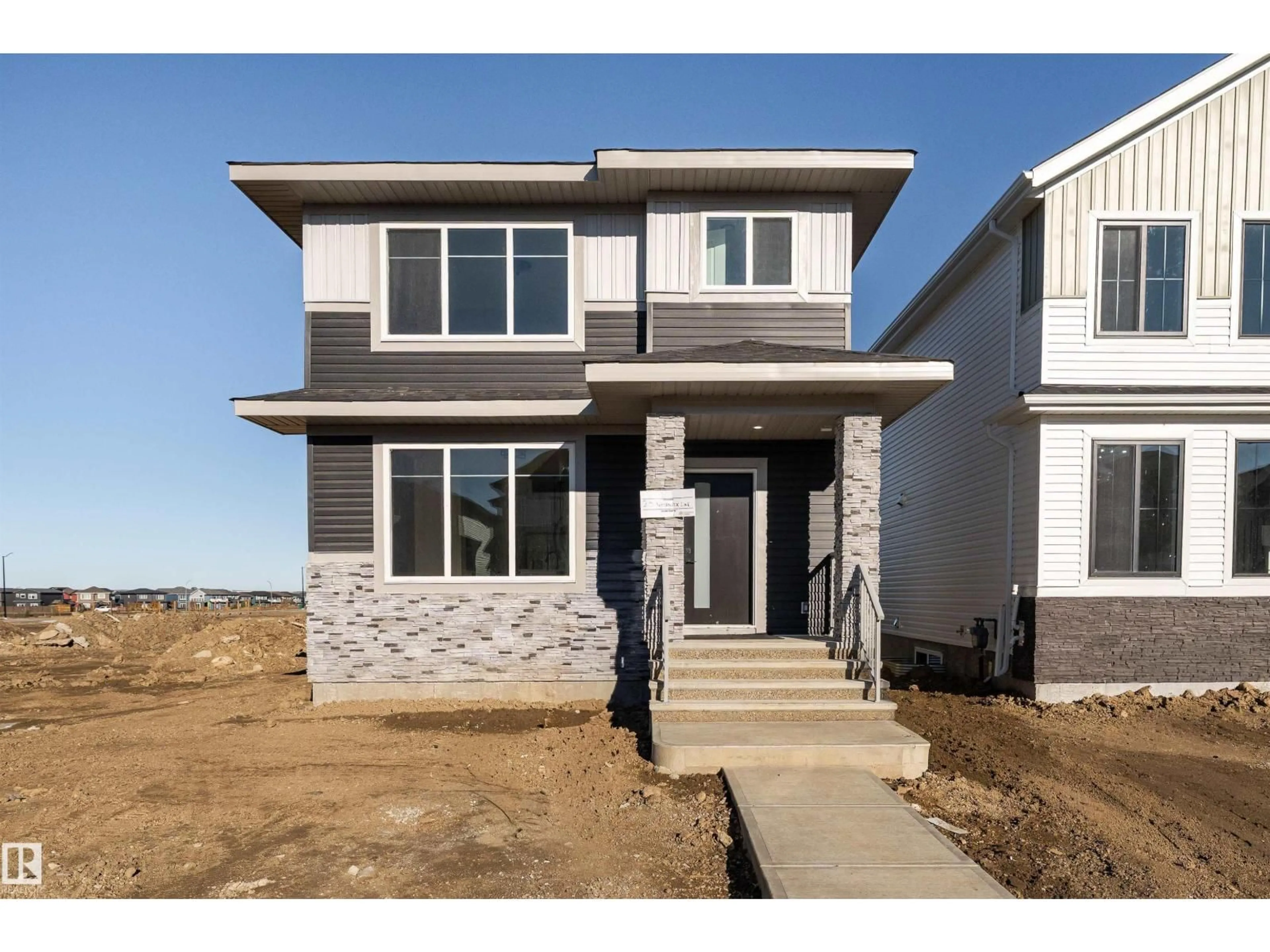 Home with vinyl exterior material, street for 20 WESTWYCK LINK, Spruce Grove Alberta T7X4G1