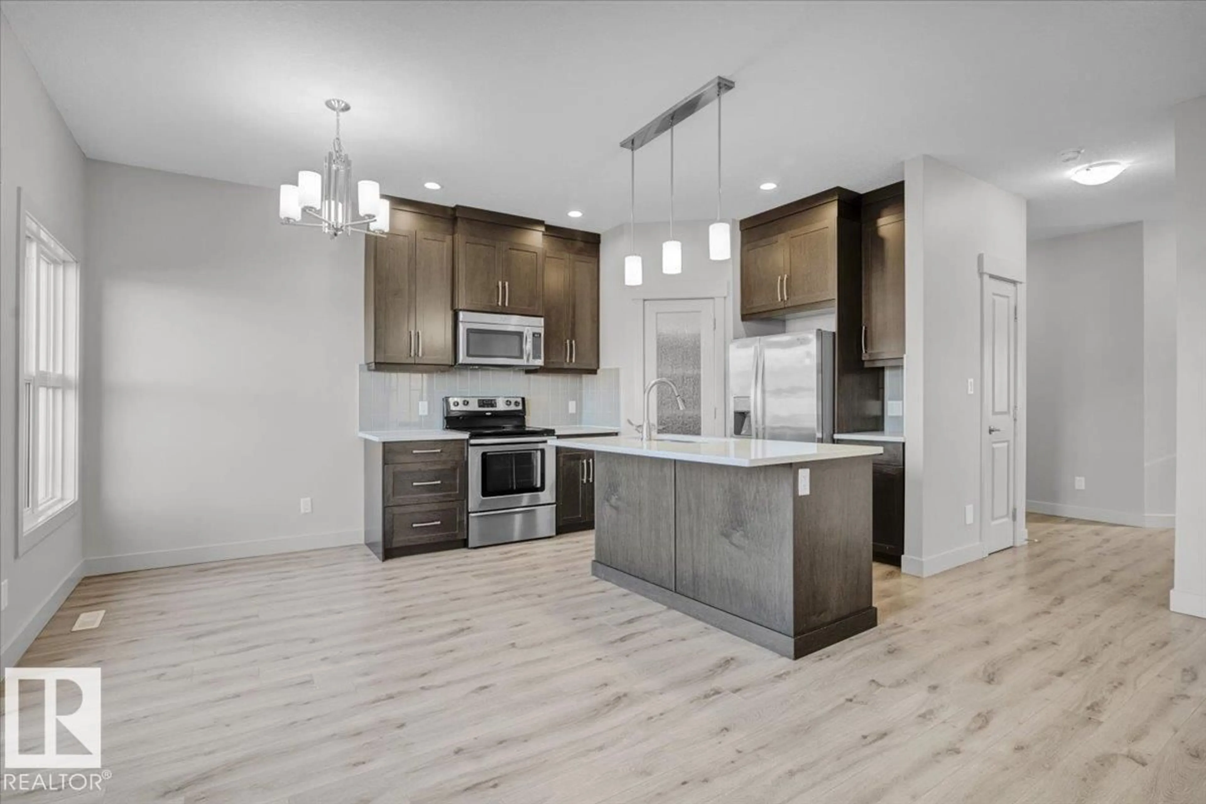 Open concept kitchen, unknown for 137 RICHMOND LI, Fort Saskatchewan Alberta T8L0S6