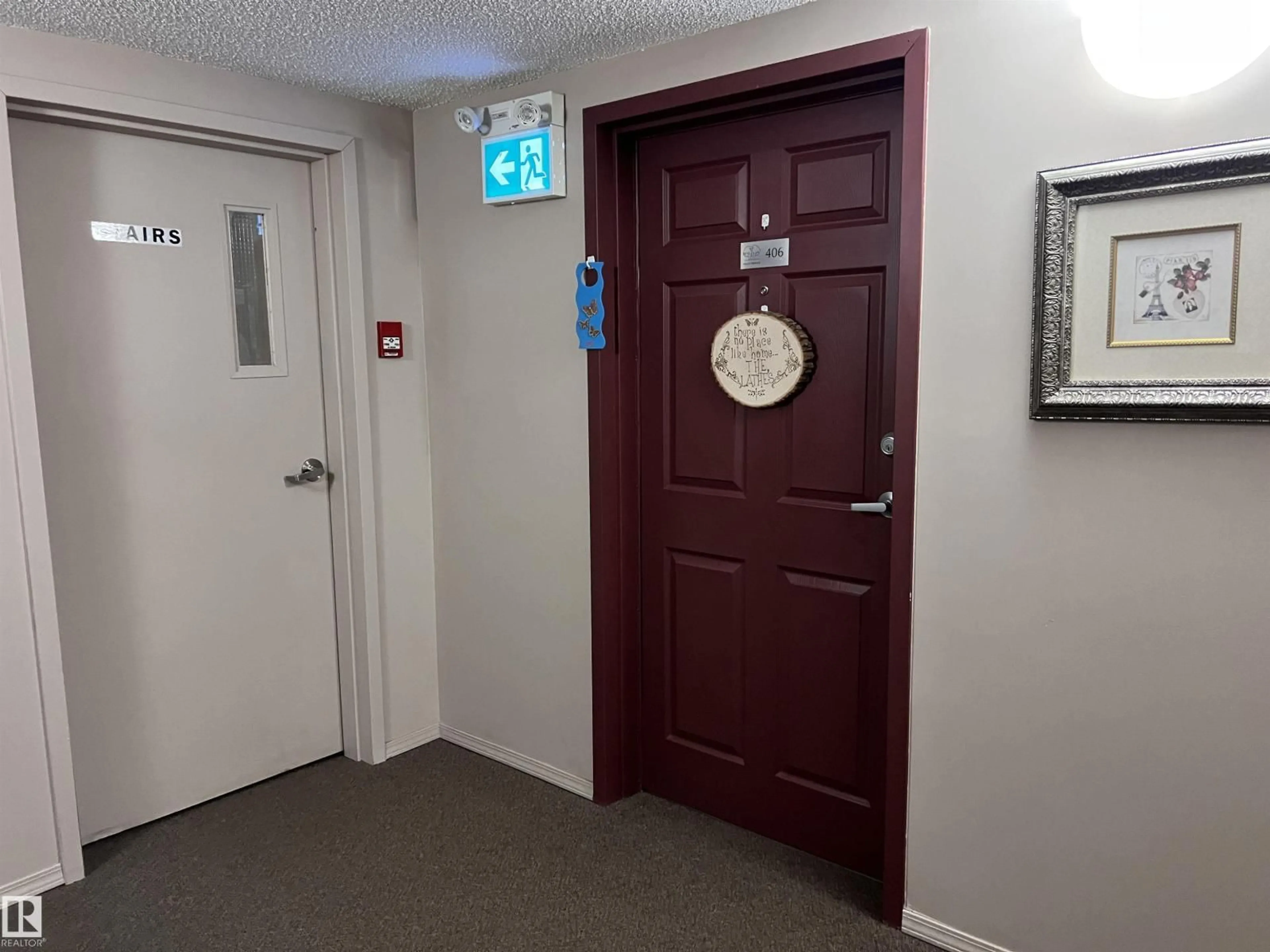 Indoor foyer for 406 - 4004 47 ST, Drayton Valley Alberta T7A0A2
