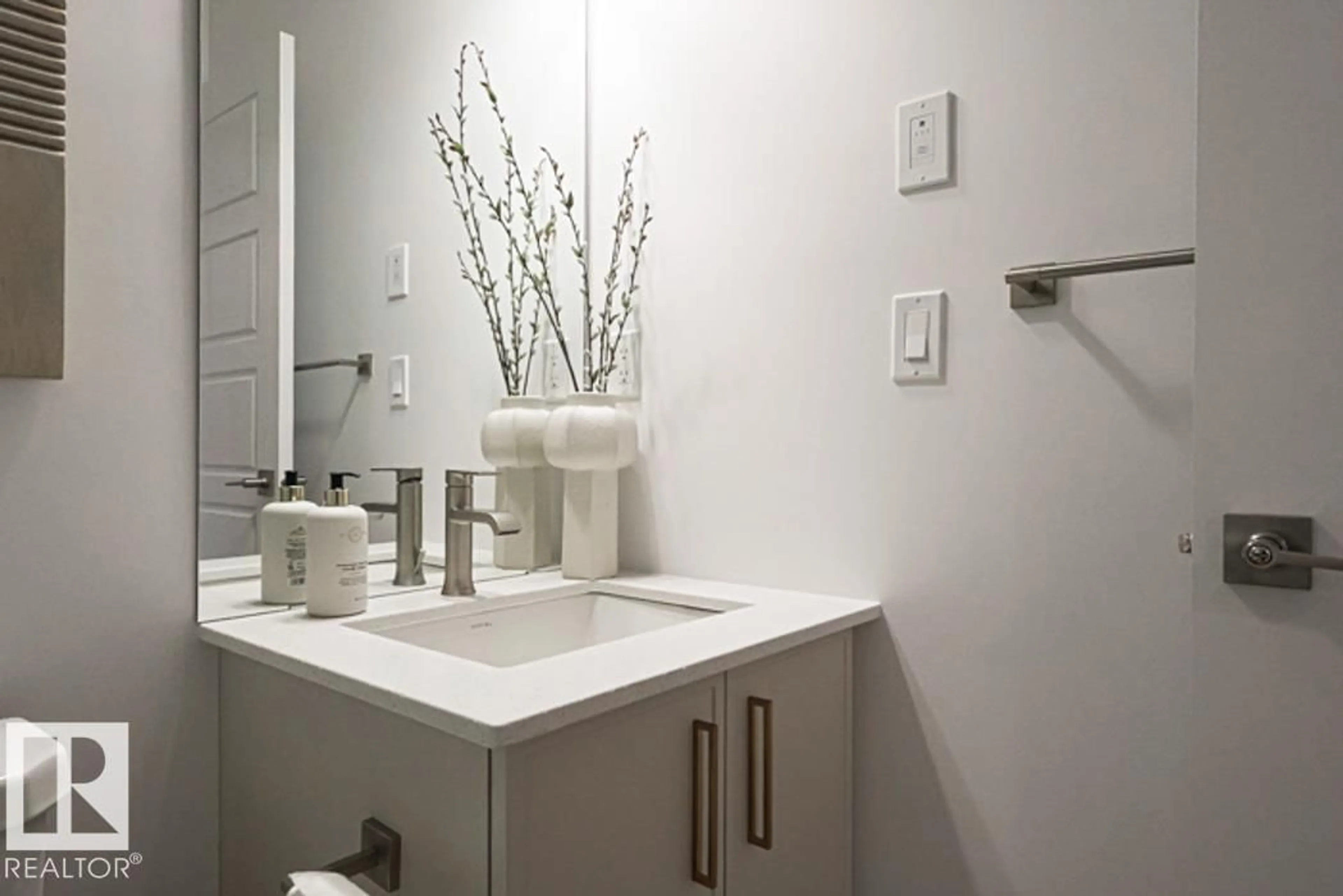 Contemporary bathroom, ceramic/tile floor for NW - 2503 194 ST, Edmonton Alberta T6M1P5