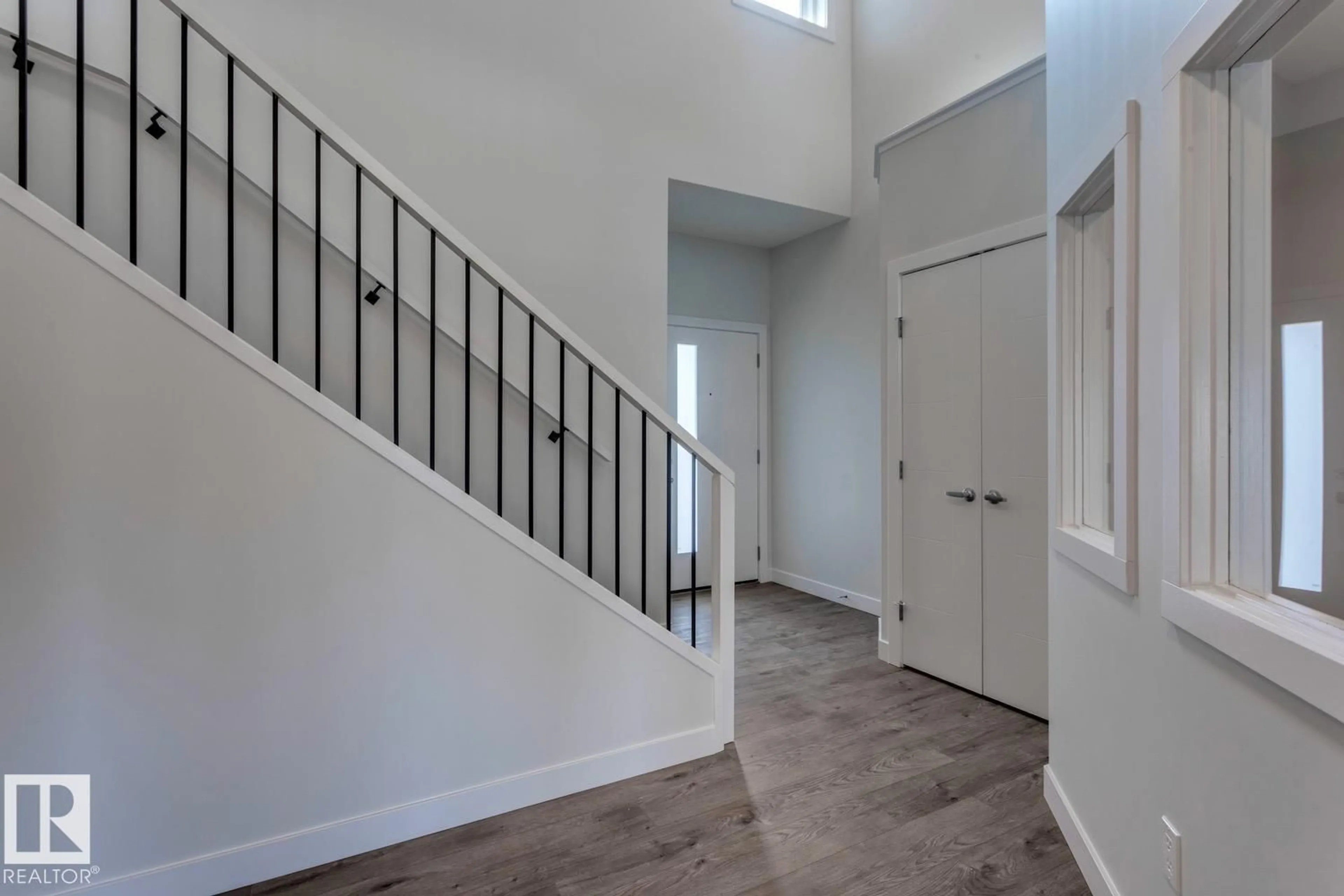 Indoor entryway for NW - 19011 20 AV, Edmonton Alberta T6M3E8