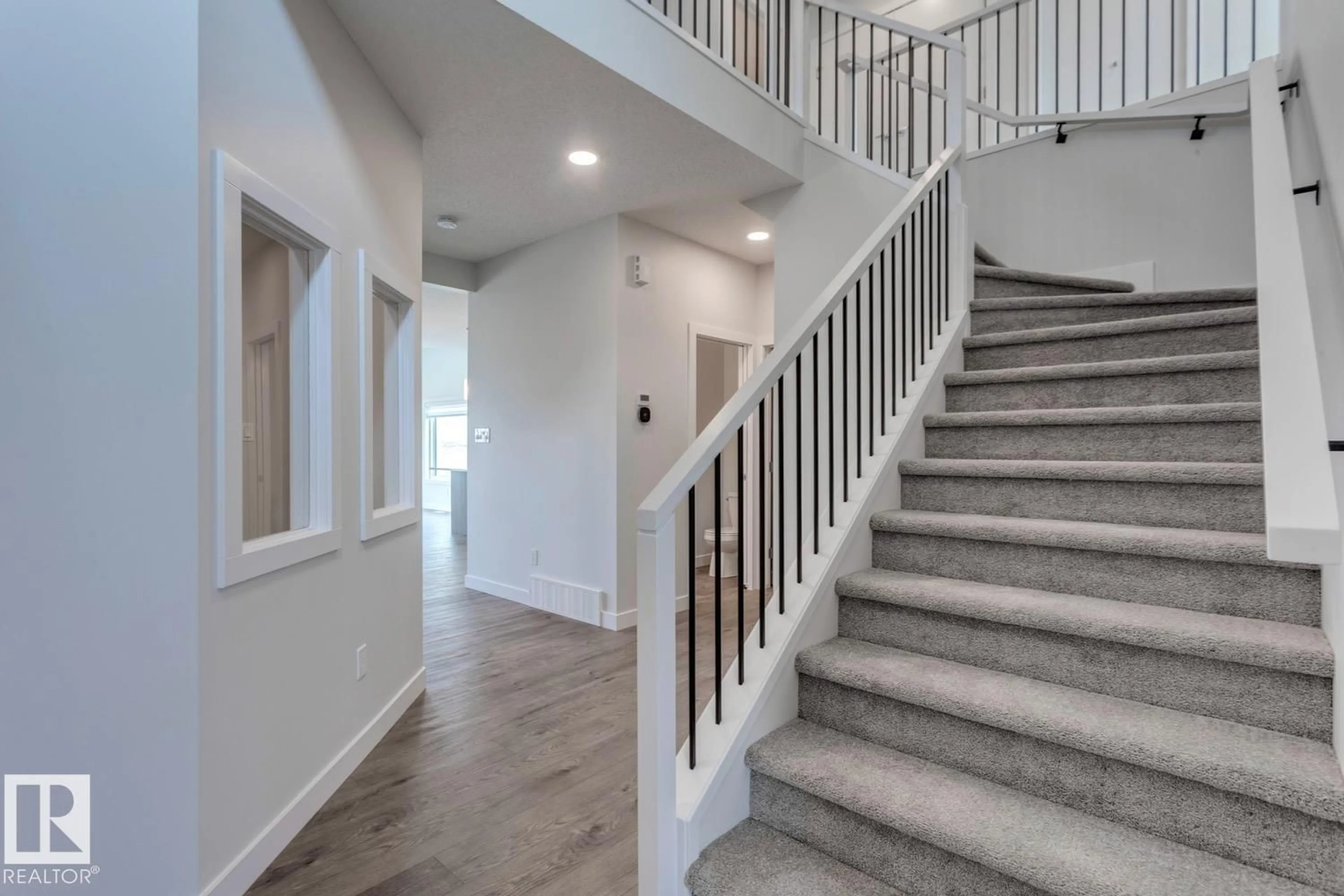 Stairs for NW - 19011 20 AV, Edmonton Alberta T6M3E8