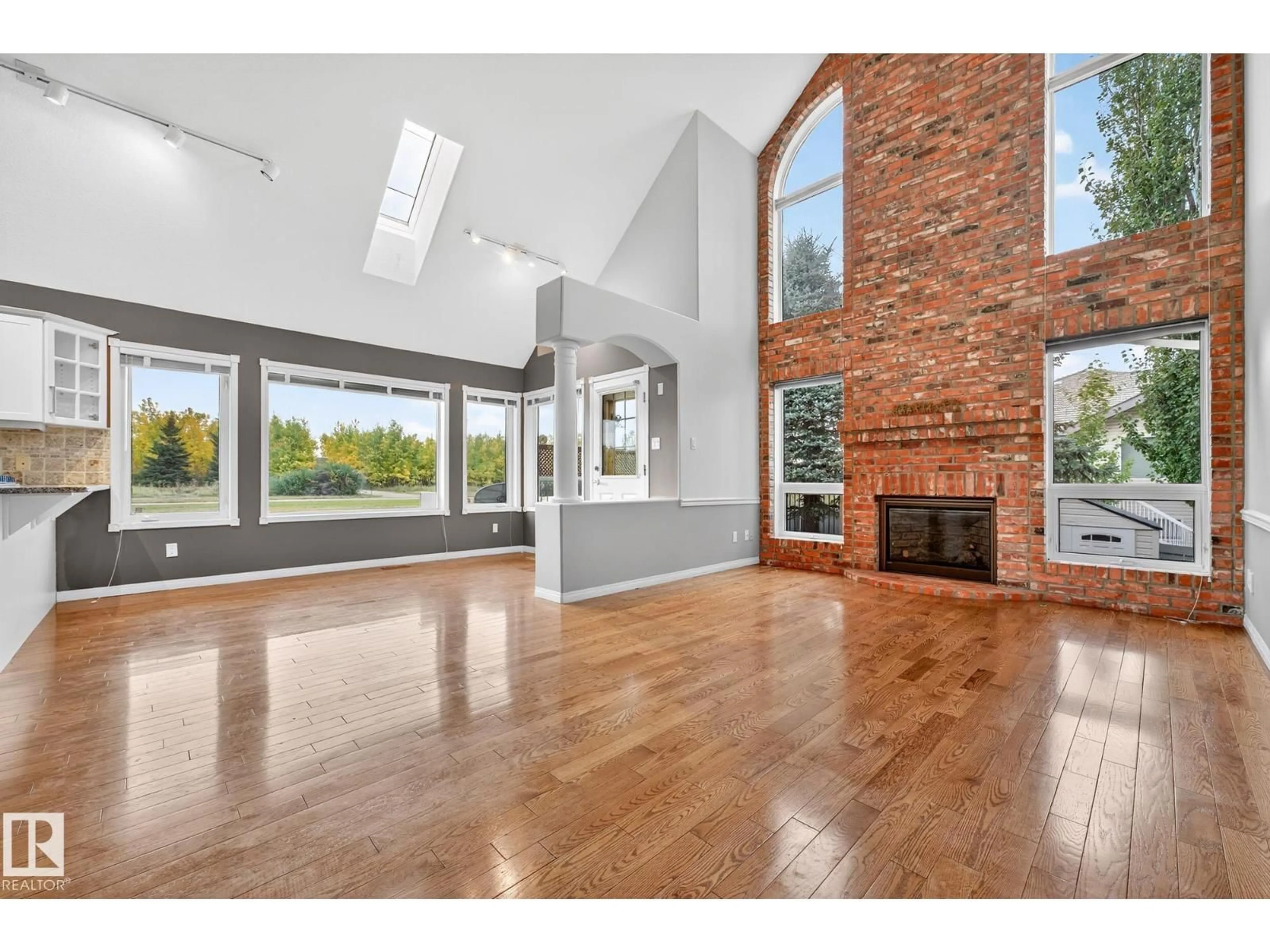 Unknown for 1085 CARTER CREST RD, Edmonton Alberta T6R2N2