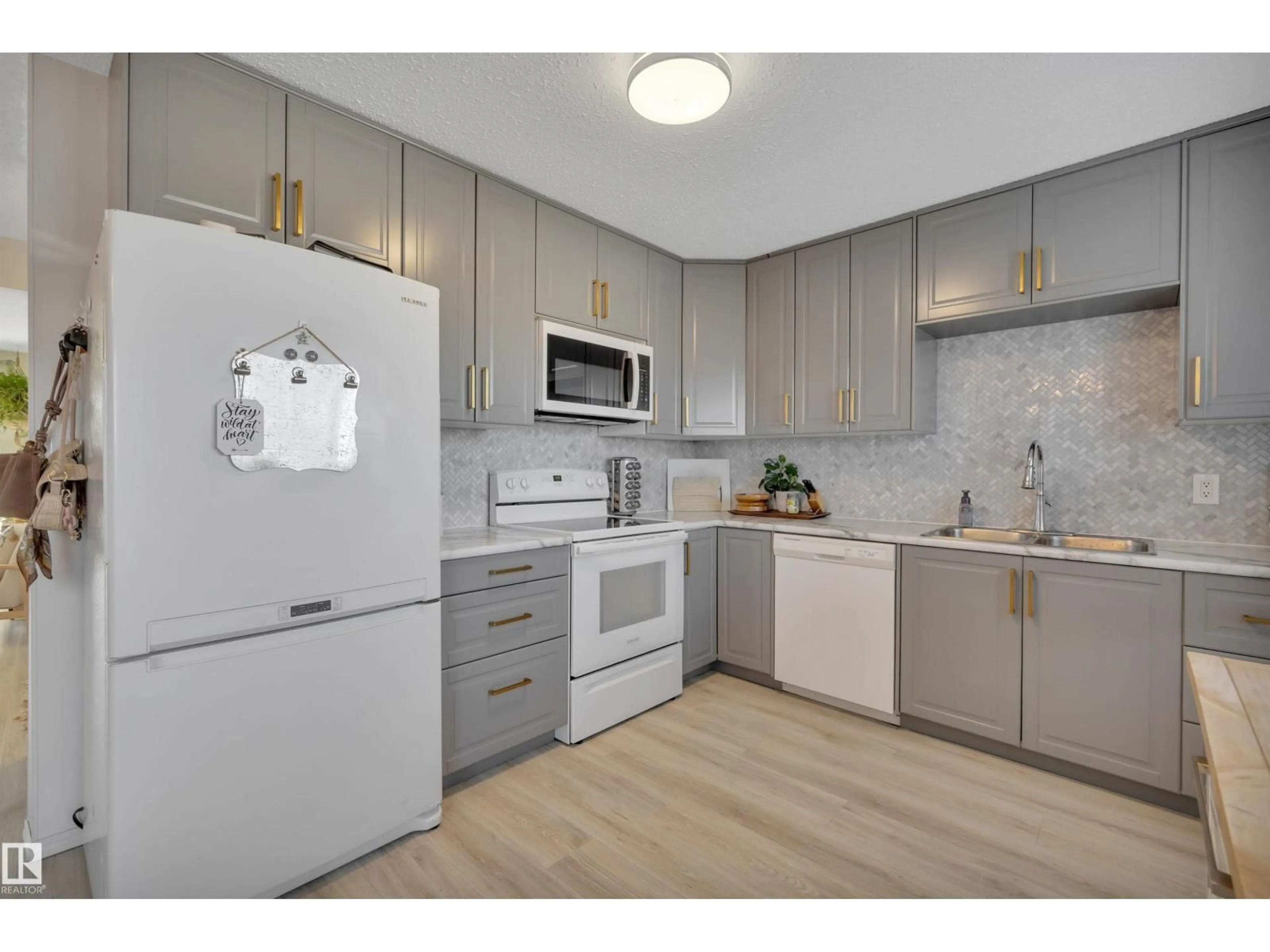 Standard kitchen, unknown for 207 LIBERTY DR, Millet Alberta T0C1Z0