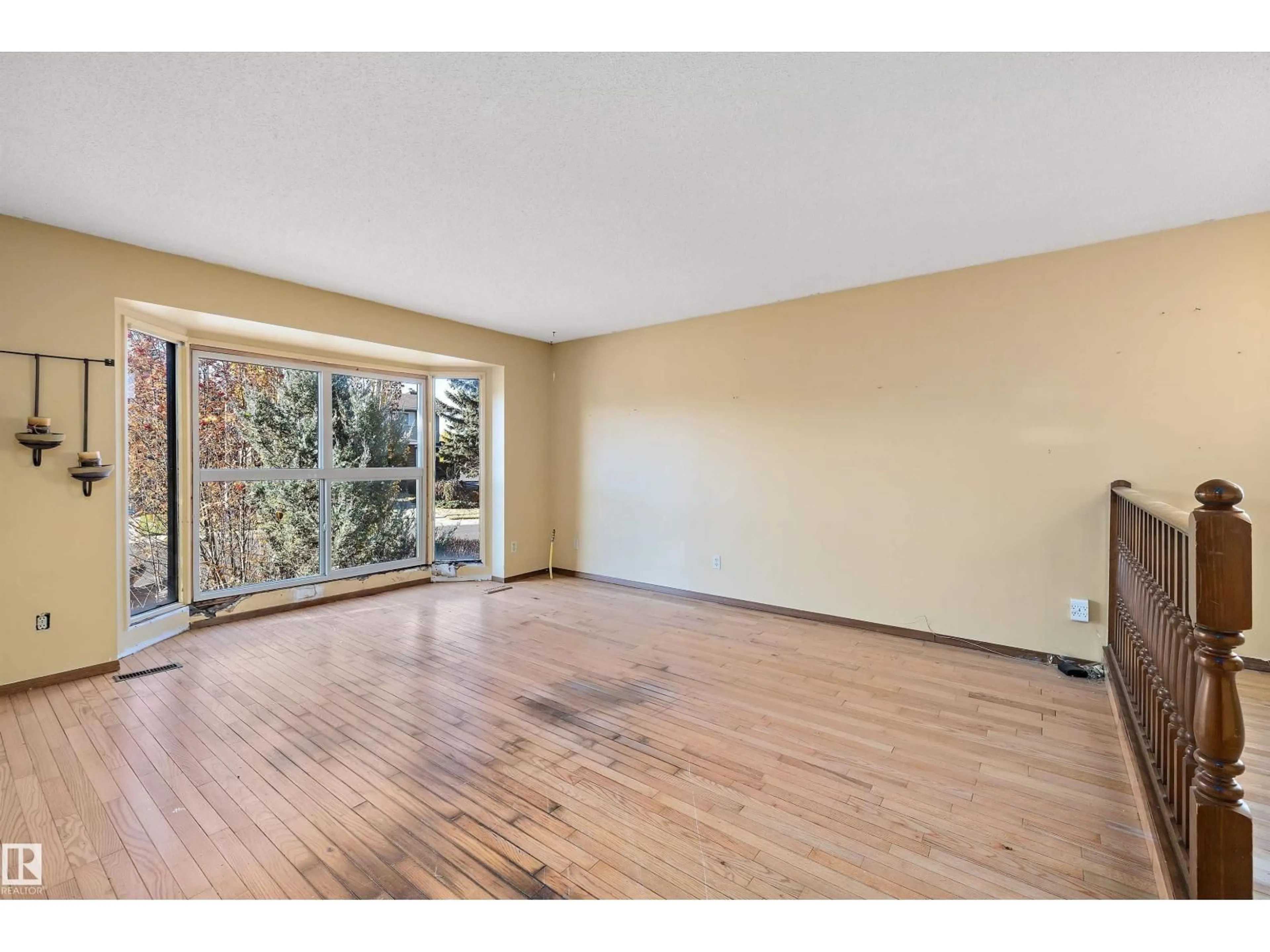 A pic of a room for 2031 104A ST, Edmonton Alberta T6J5A6