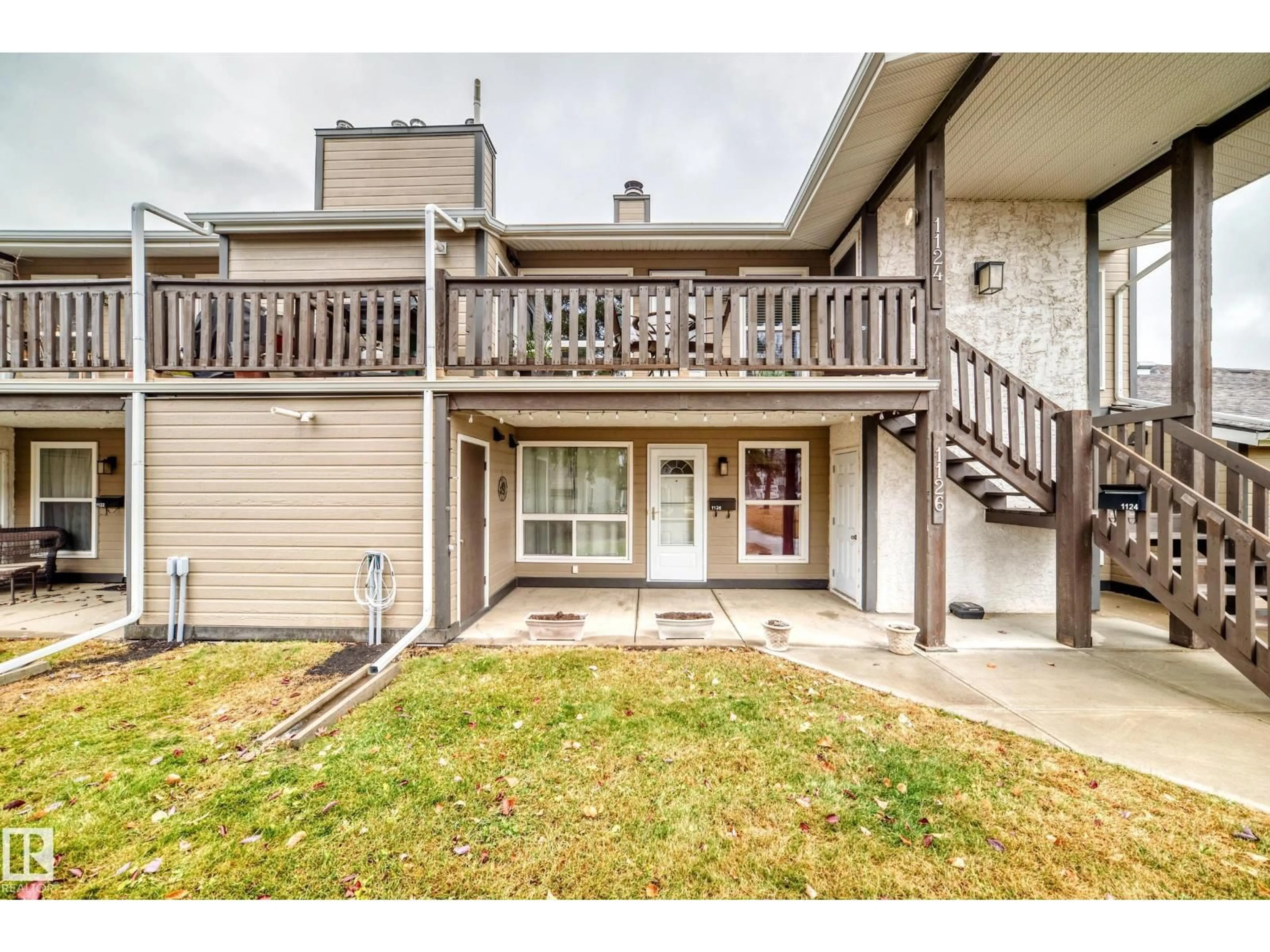 Patio, unknown for 1126 SADDLEBACK RD, Edmonton Alberta T6J4Z4