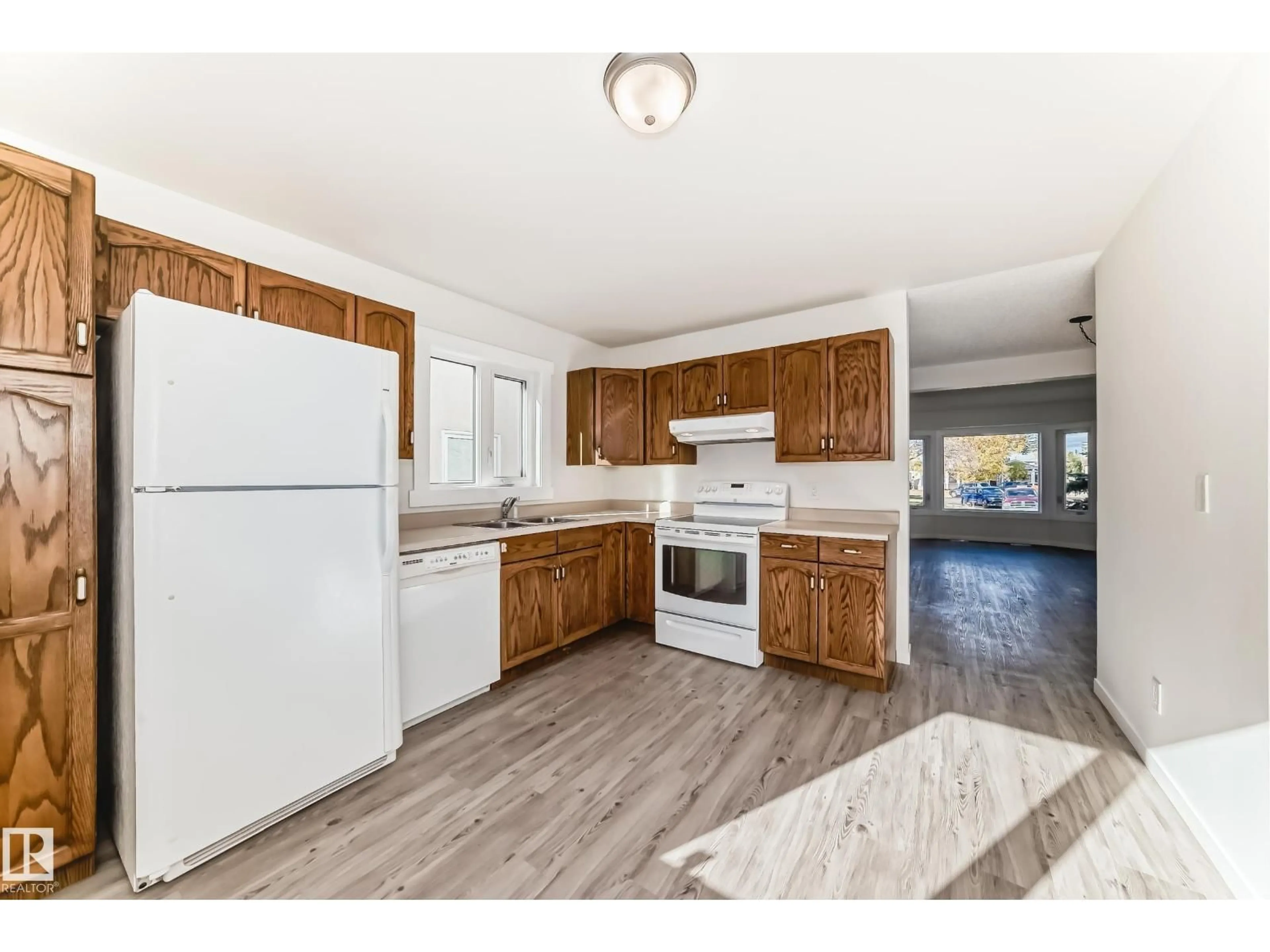 Unknown for NW - 2017 108 ST, Edmonton Alberta T6J5V4