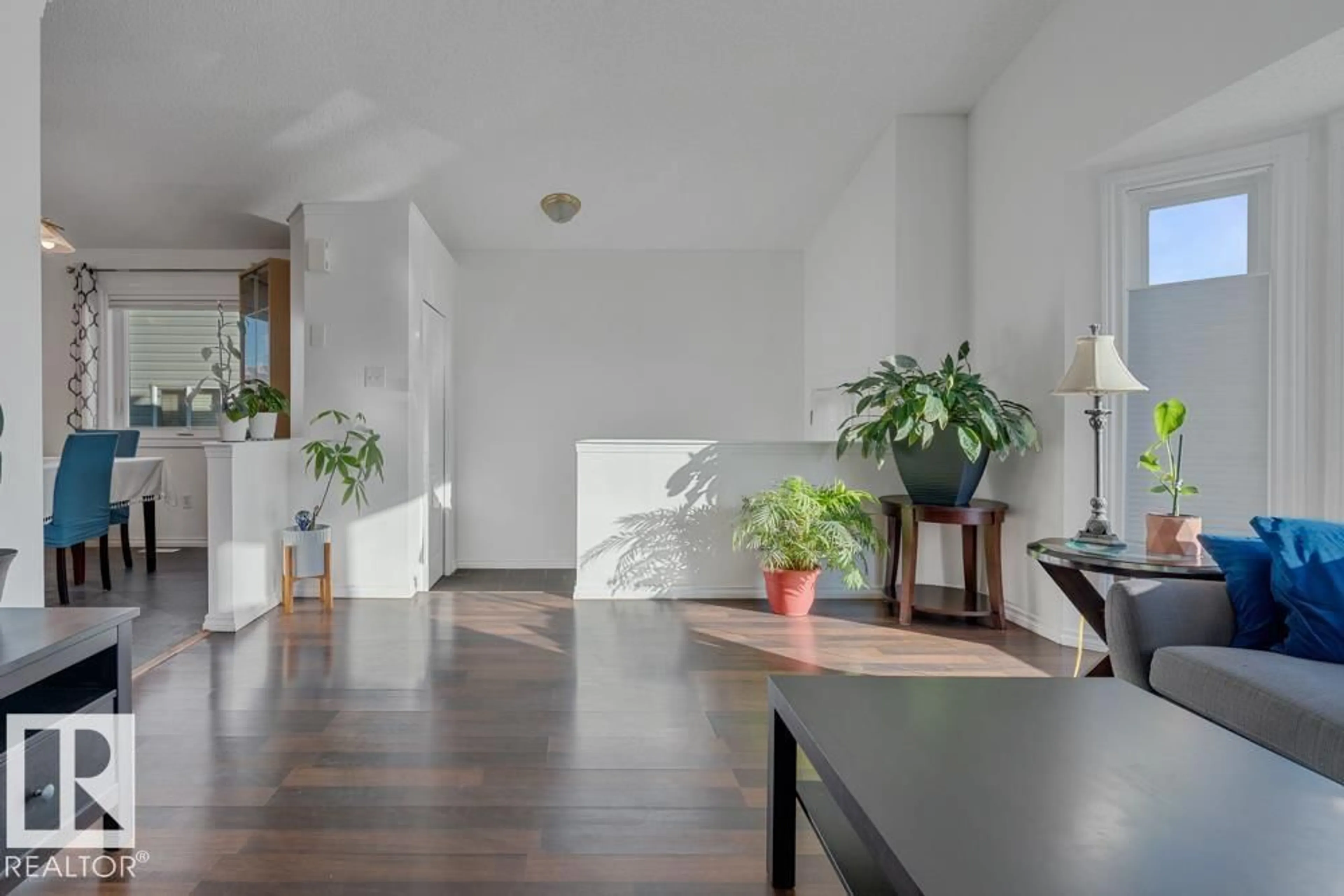 Indoor entryway for 3020 32 AV, Edmonton Alberta T6T1X1