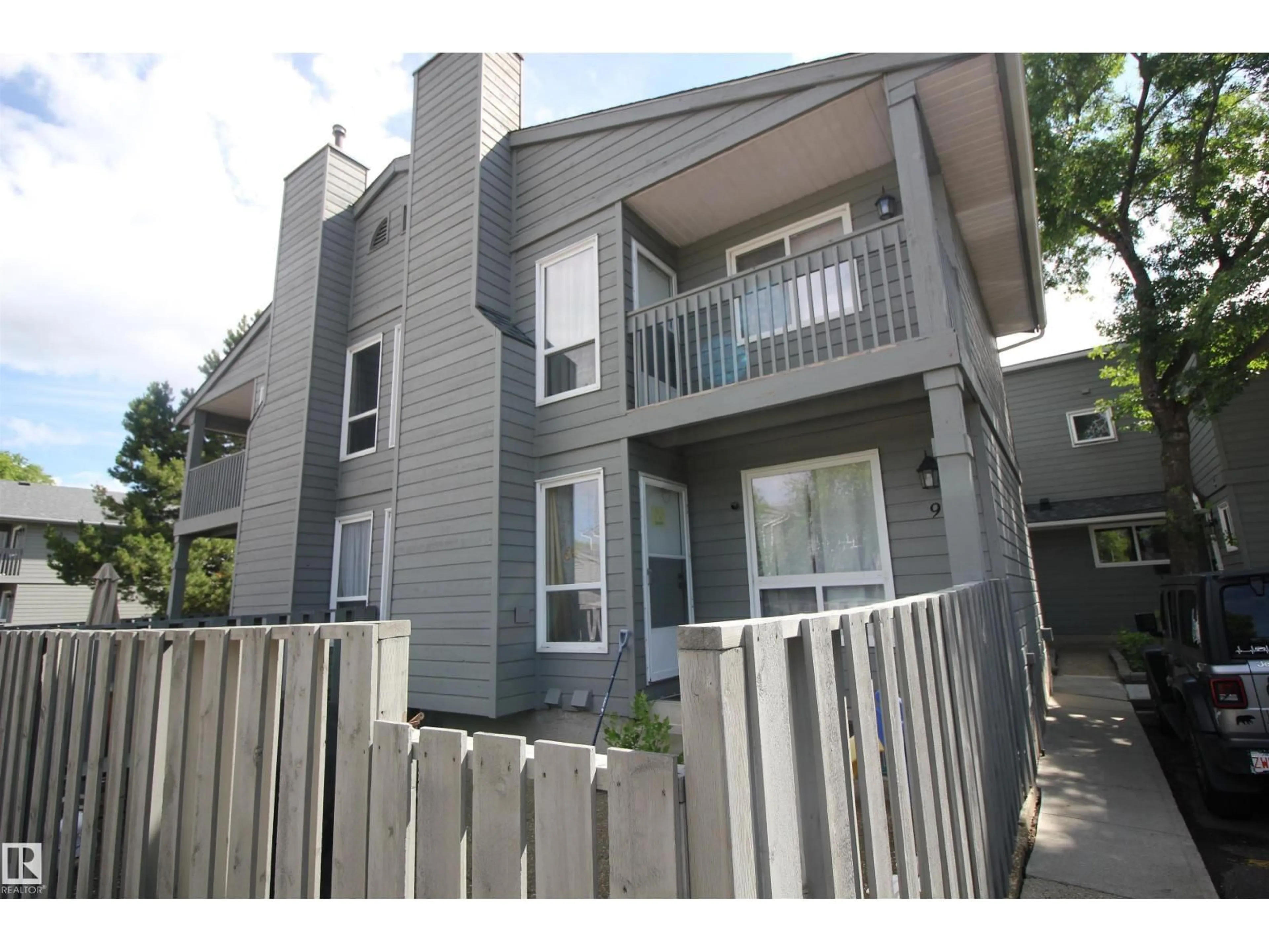 Unknown for 9 - 4610 17 AV NW, Edmonton Alberta T6L5T1