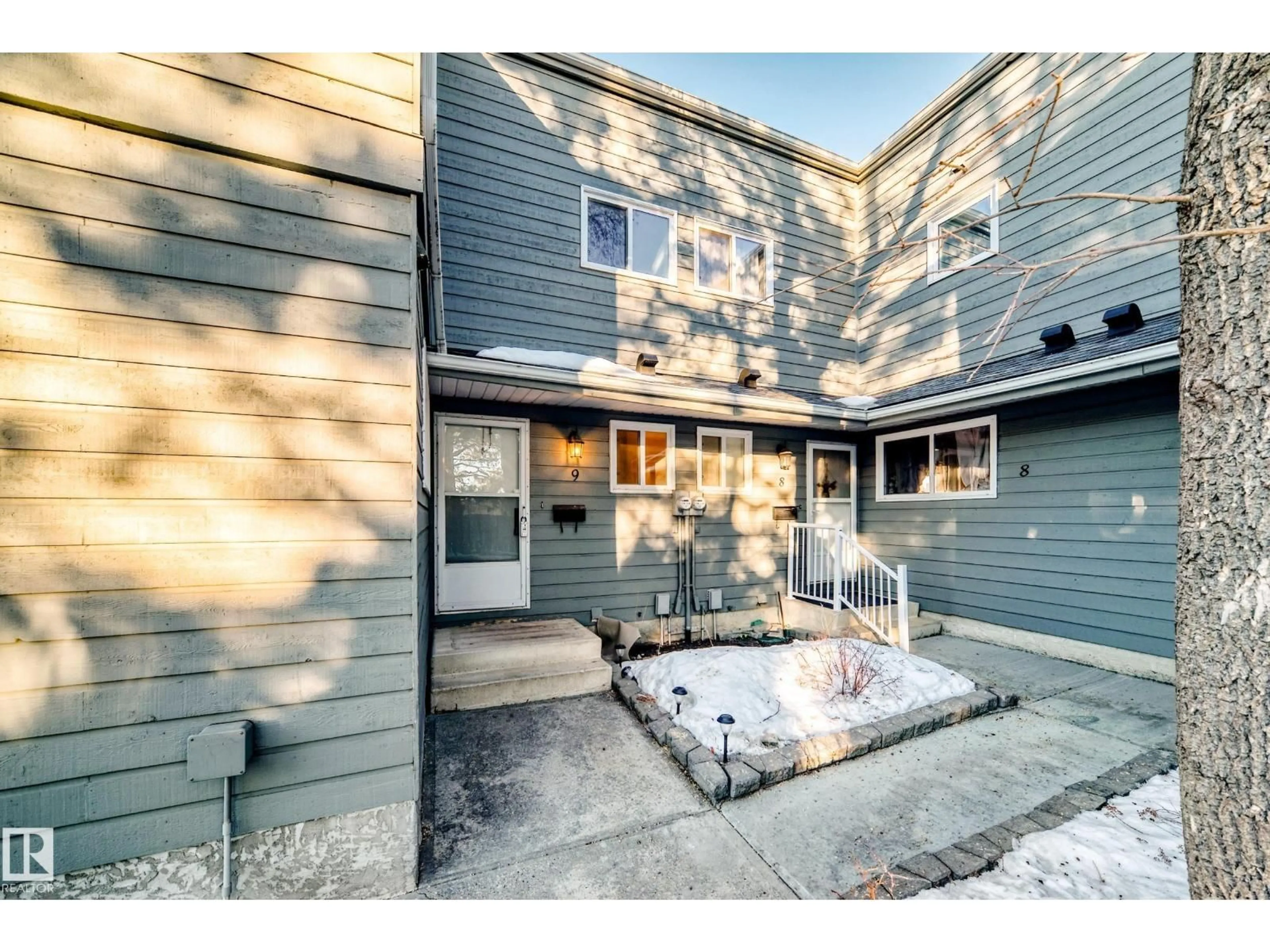 Unknown for 9 - 4610 17 AV NW, Edmonton Alberta T6L5T1