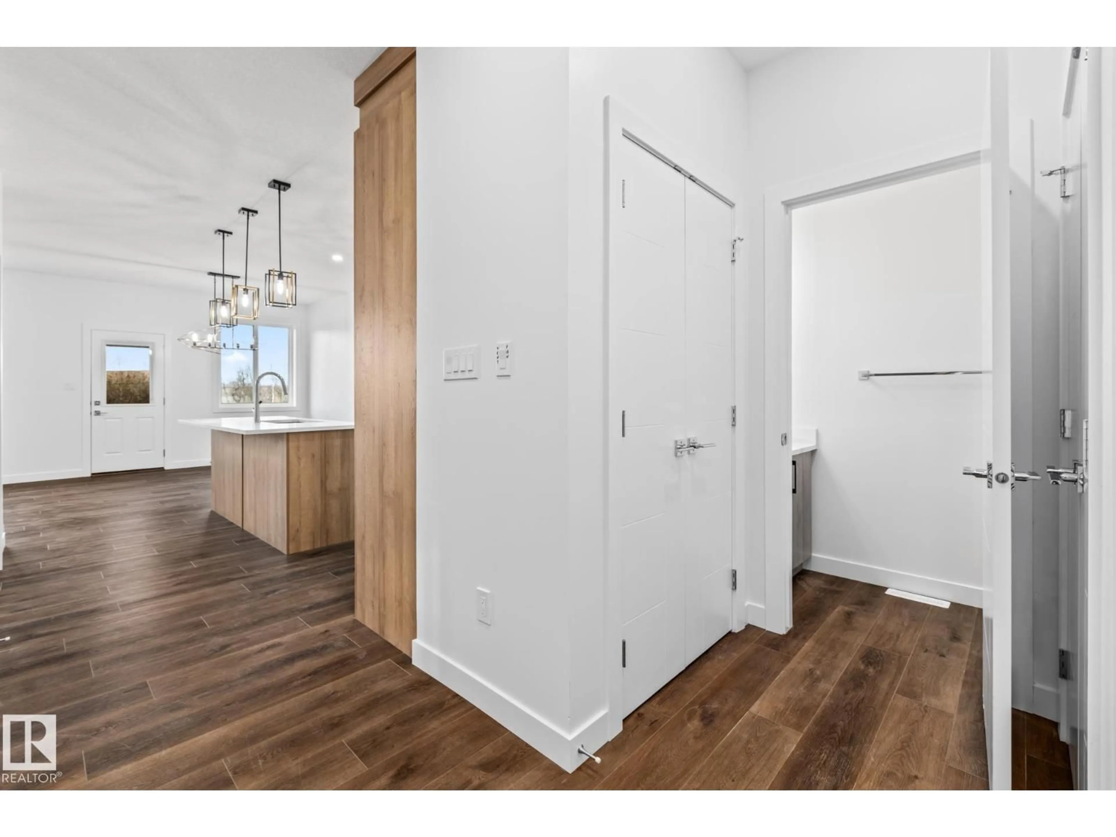 Indoor entryway for 66 WAVERLY WAY, Fort Saskatchewan Alberta T8L0Z8