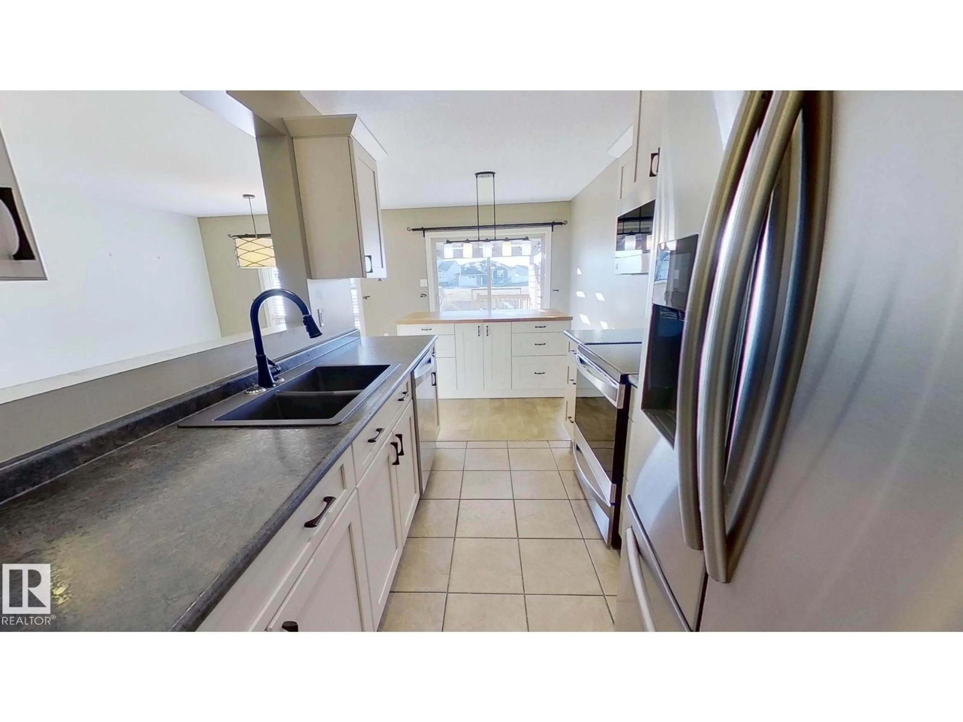 Standard kitchen, ceramic/tile floor for 718 25 ST, Wainwright Alberta T9W0B7