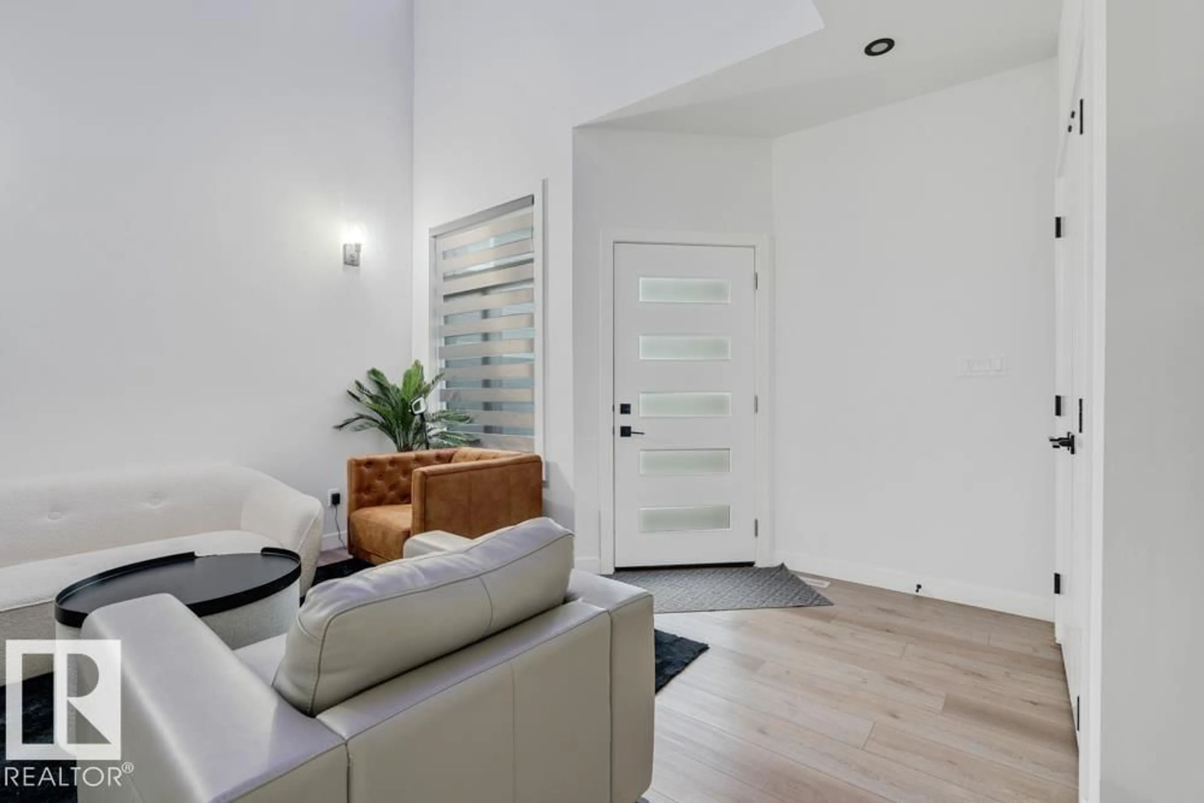 Indoor entryway for 16115 34 AV, Edmonton Alberta T6W4V7