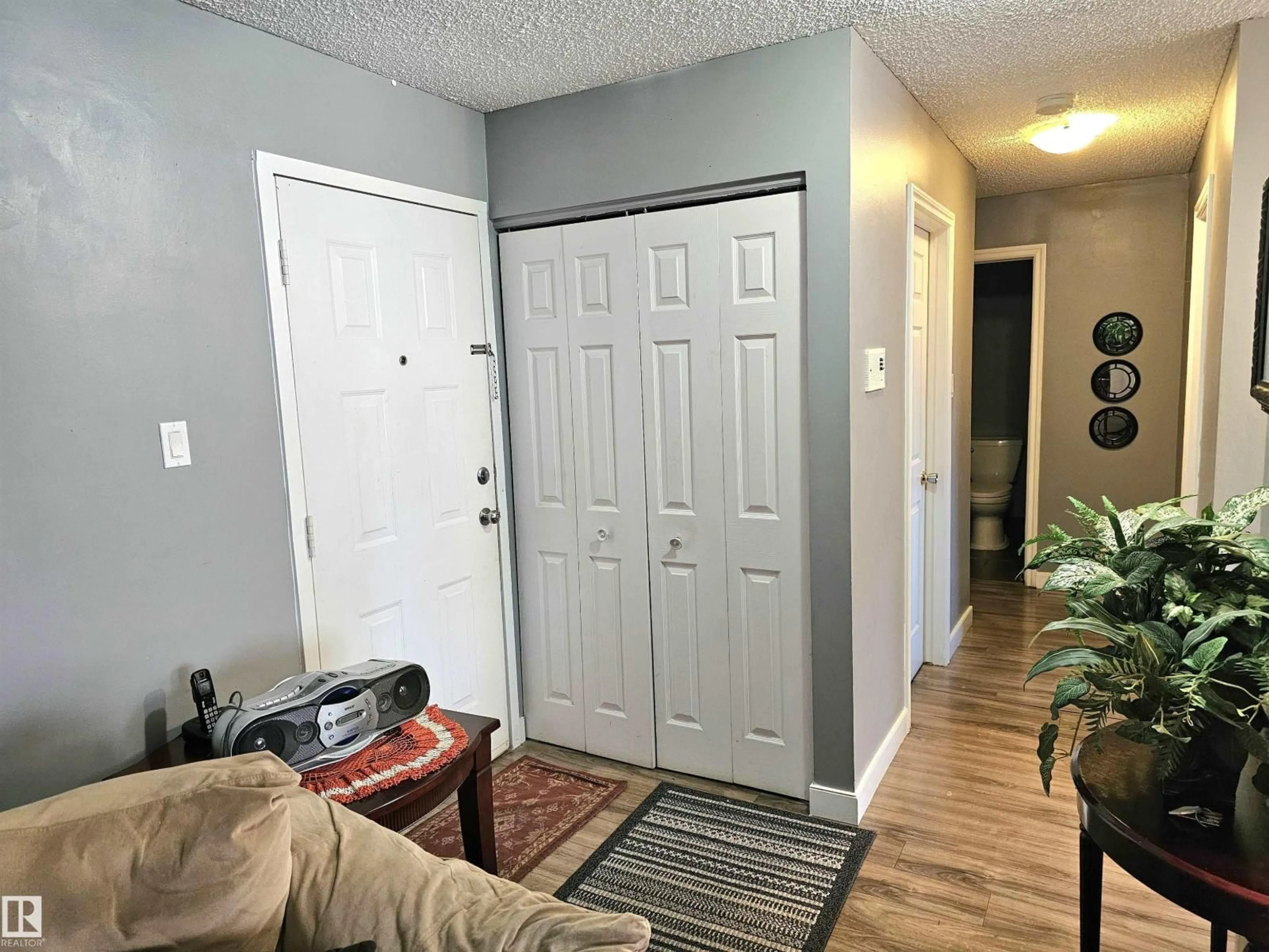 Indoor entryway for 206 - 8930 149 ST, Edmonton Alberta T5R1B8