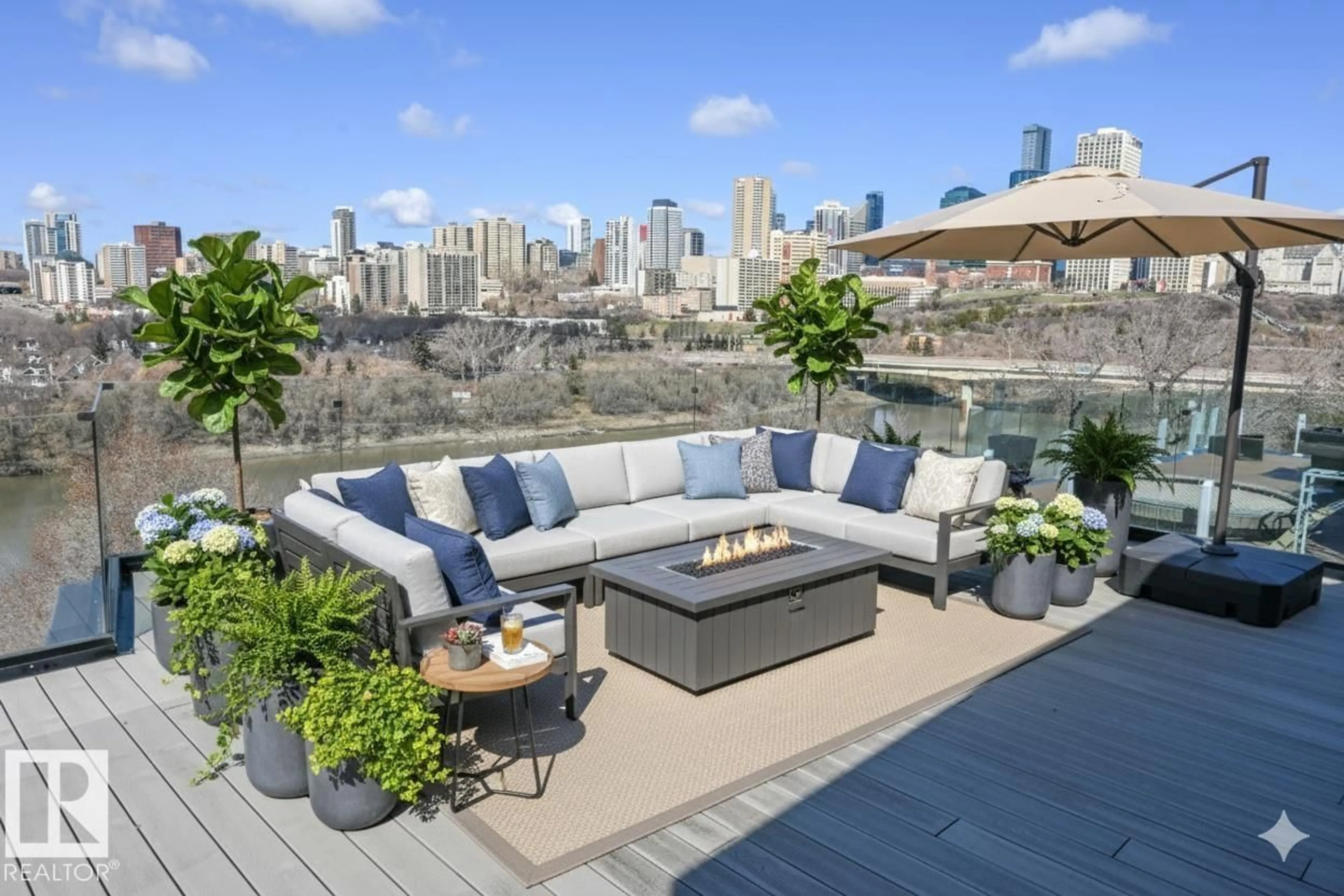 Patio, water/lake/river/ocean view for NW - 9509 99B ST, Edmonton Alberta T6E3X1