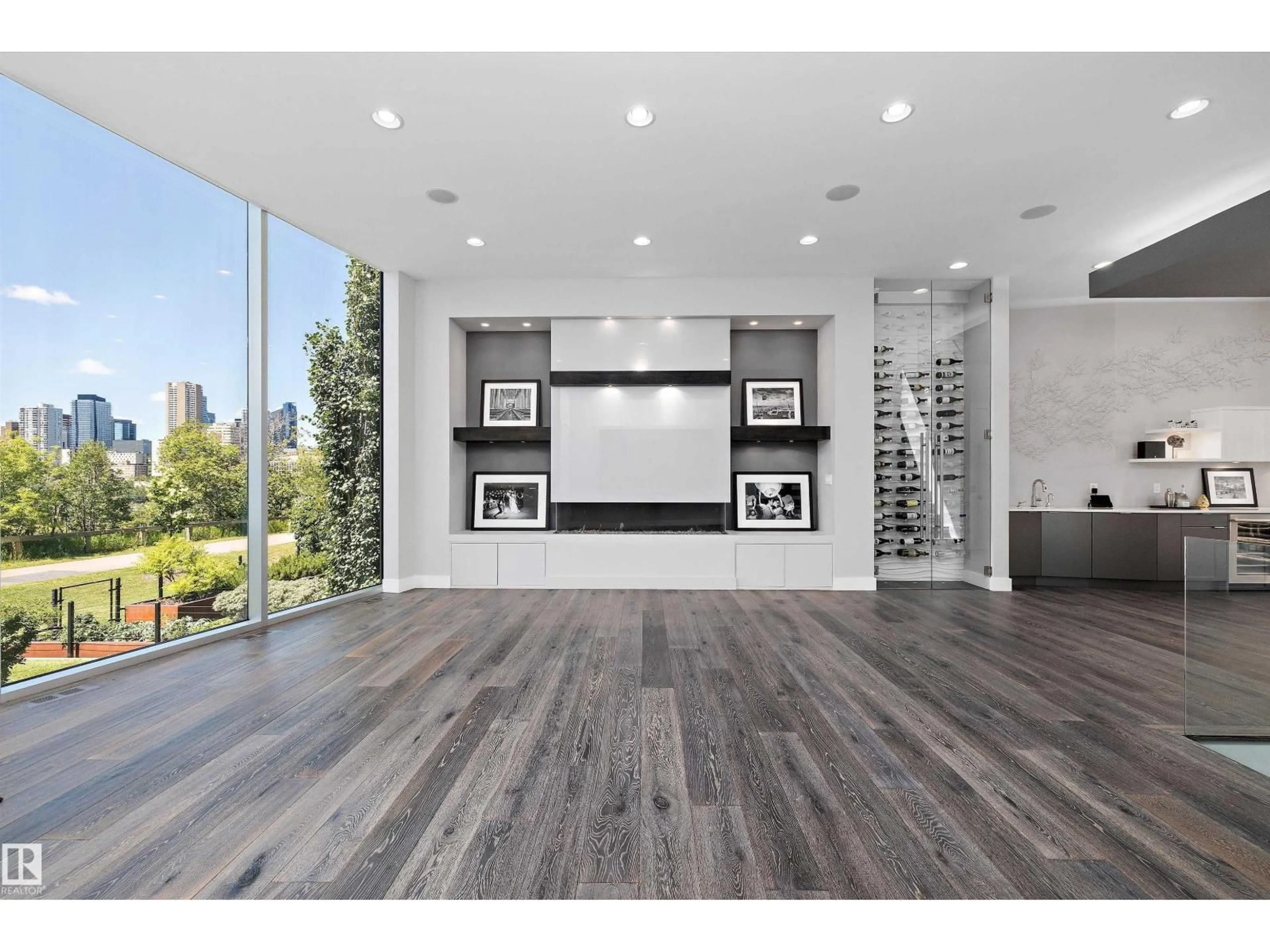 Unknown for NW - 9509 99B ST, Edmonton Alberta T6E3X1