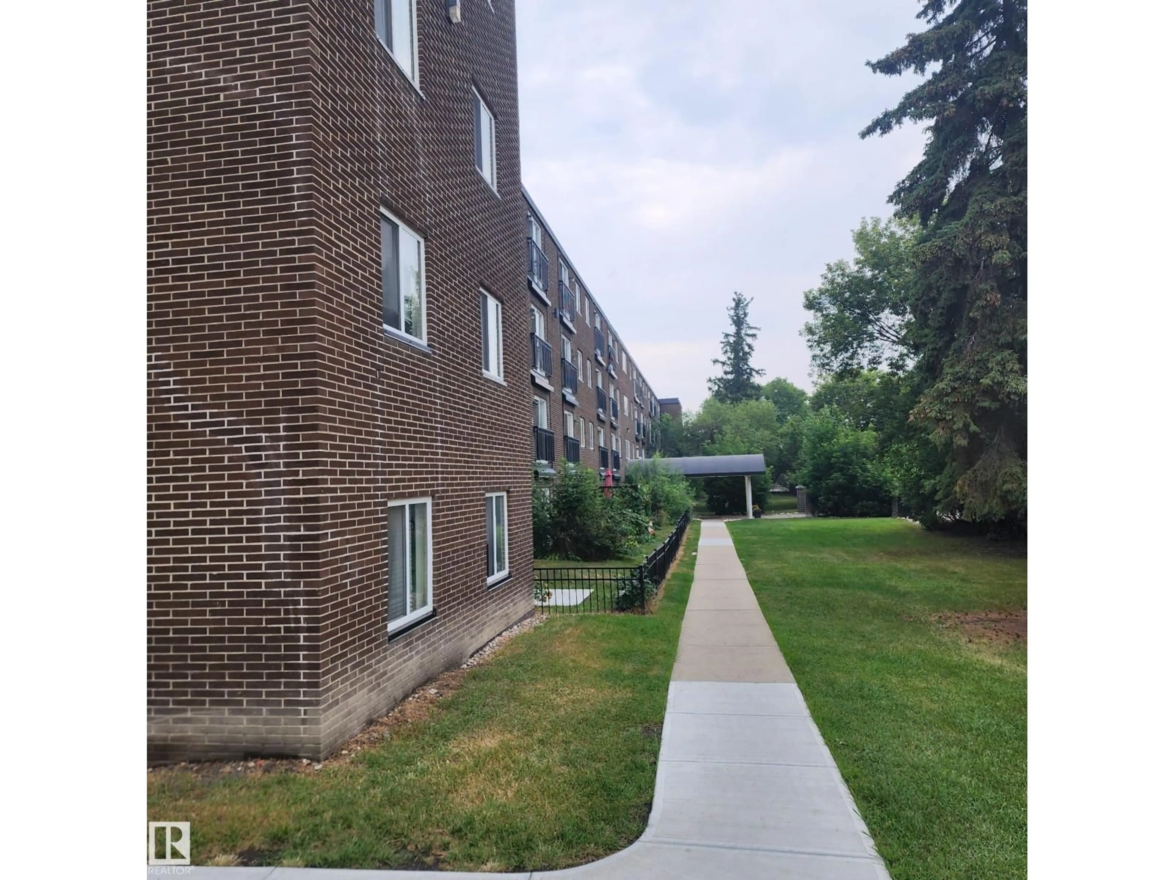 Patio, street for #406 - 10616 156 ST, Edmonton Alberta T5P2S1