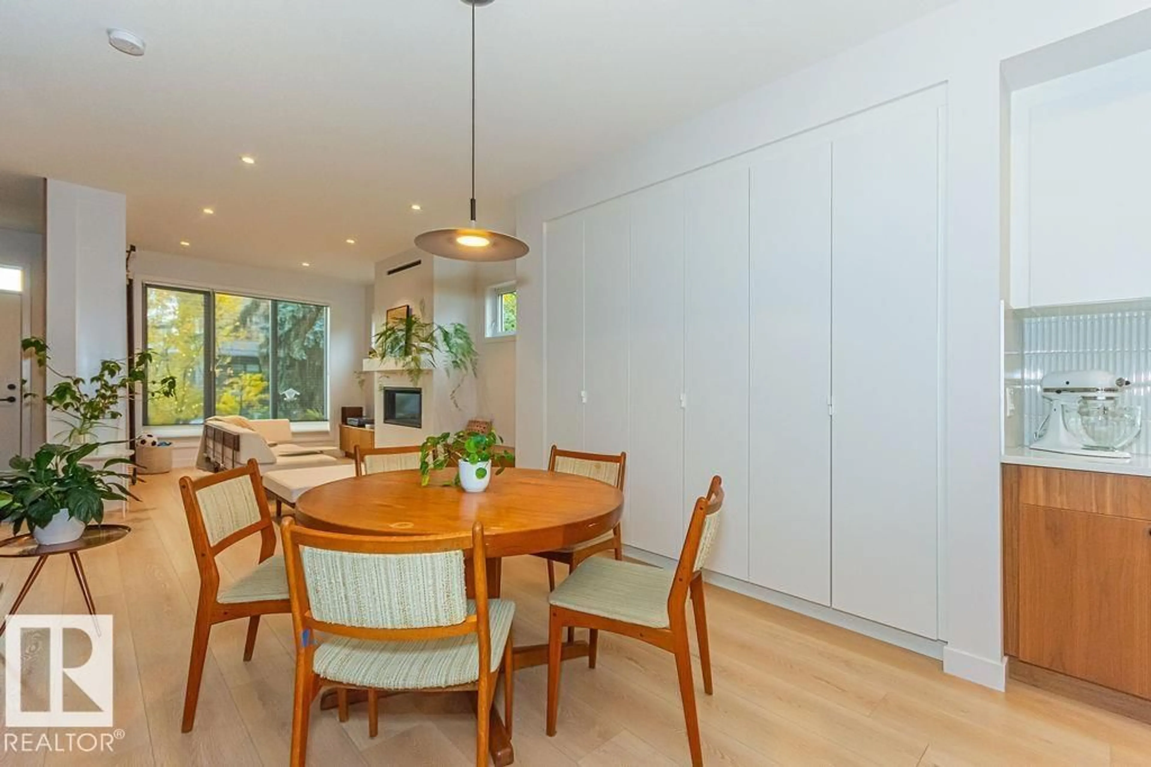 Dining room, wood/laminate floor for NW - 11211 61 ST, Edmonton Alberta T5W4A4