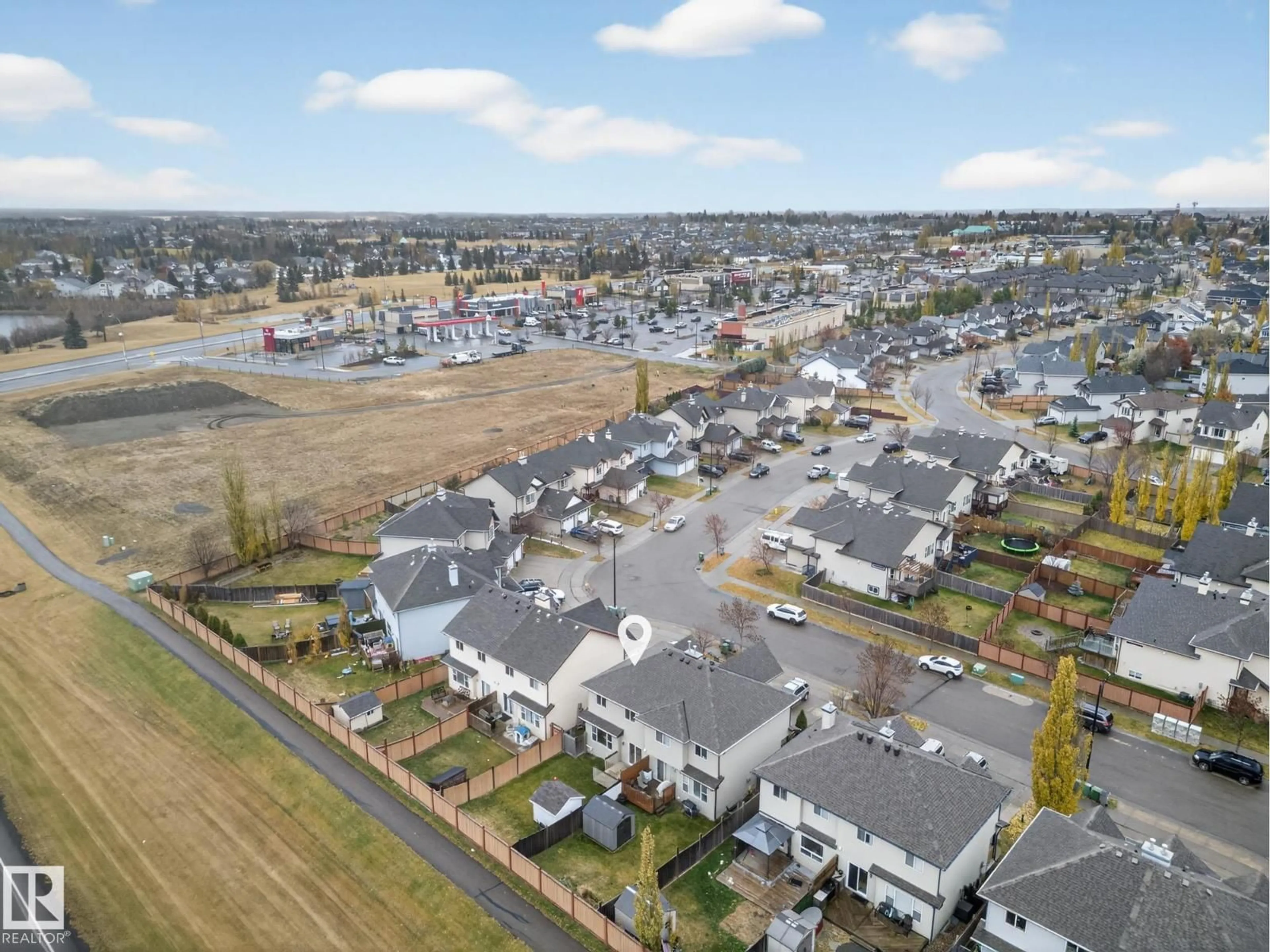 A pic from outside/outdoor area/front of a property/back of a property/a pic from drone, street for 137 RUE MAGNAN, Beaumont Alberta T4X0A5