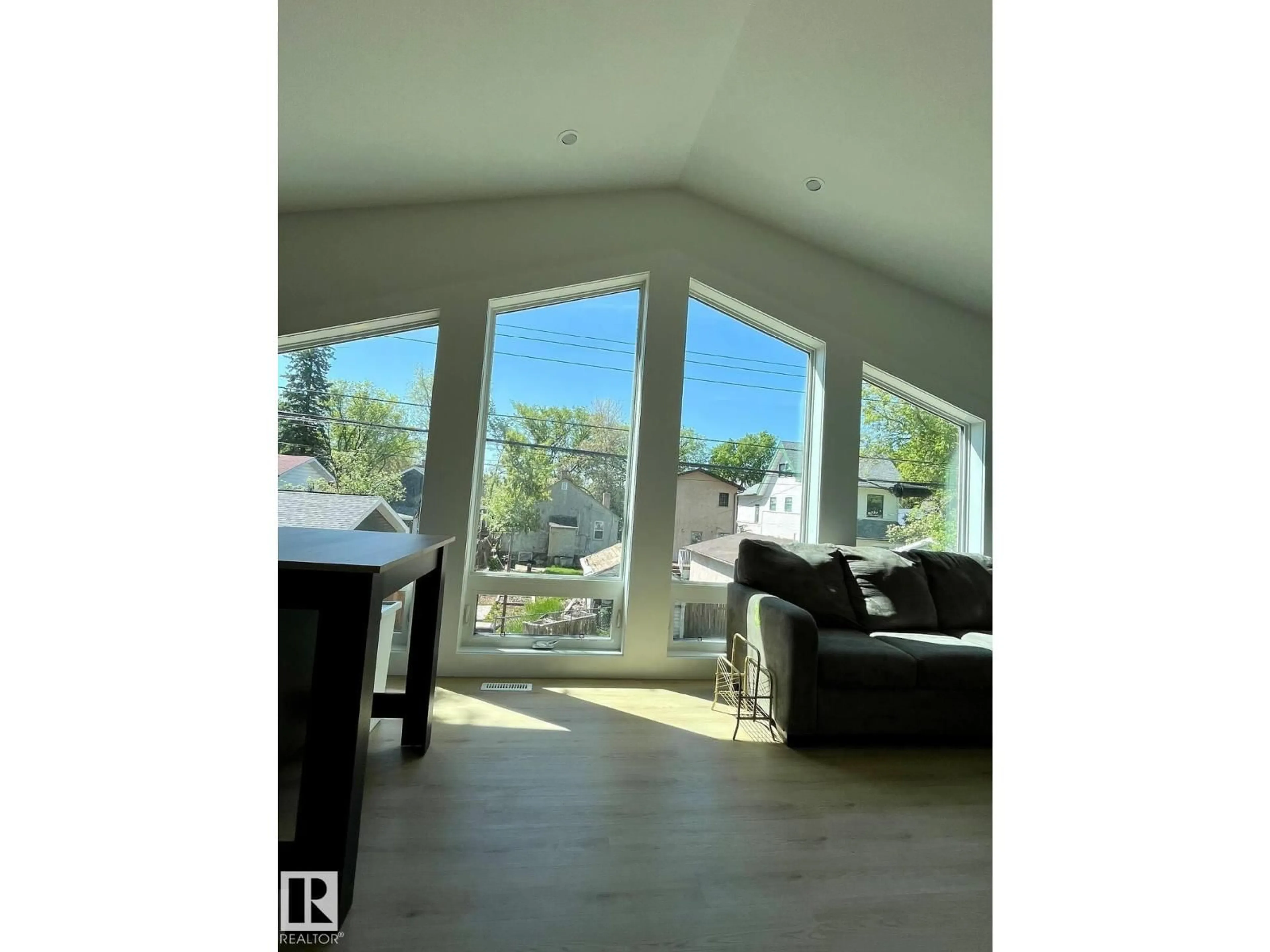 A pic of a room for 10711 76 AV, Edmonton Alberta T6E1L8