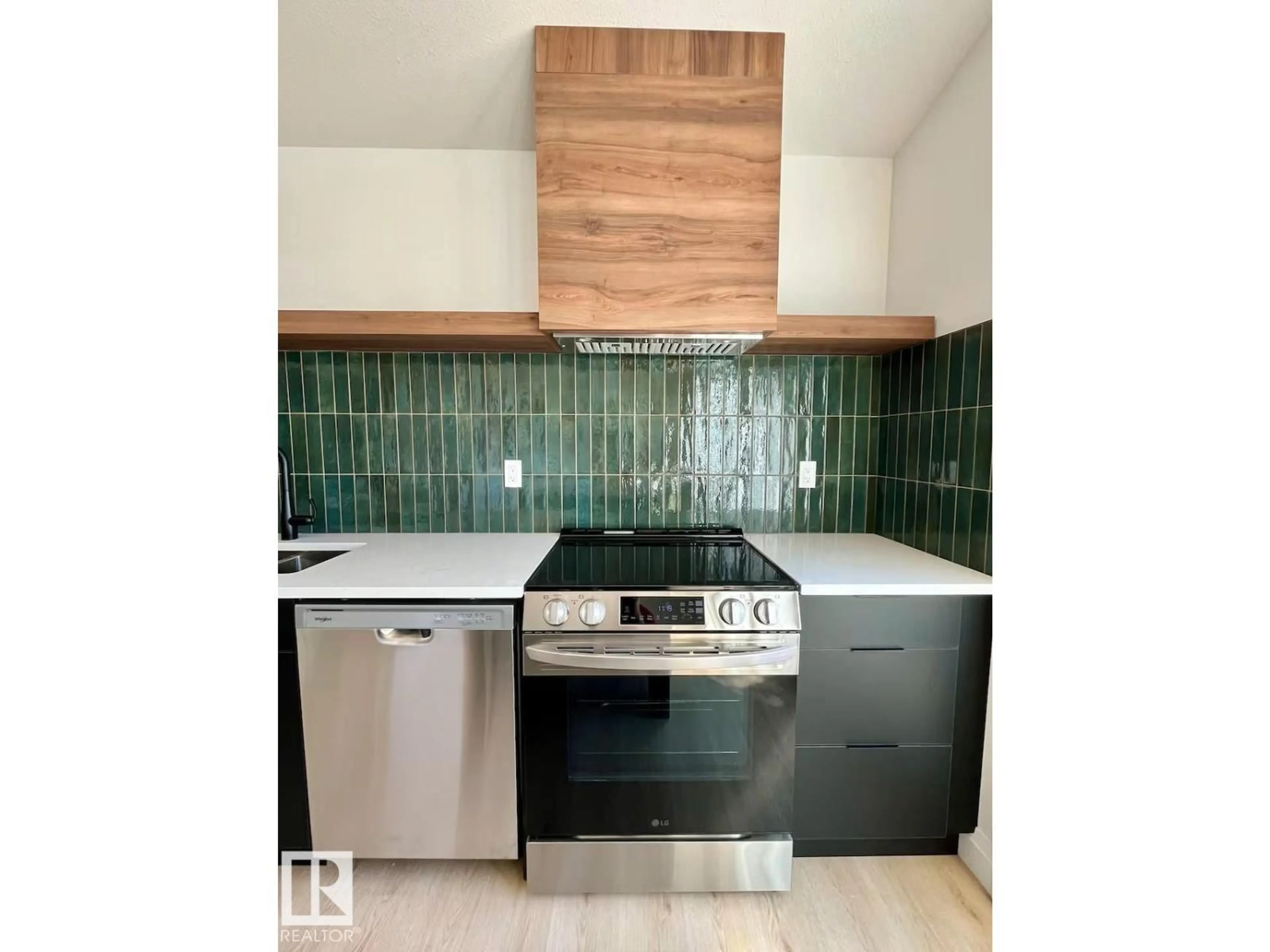 Standard kitchen, ceramic/tile floor for 10711 76 AV, Edmonton Alberta T6E1L8