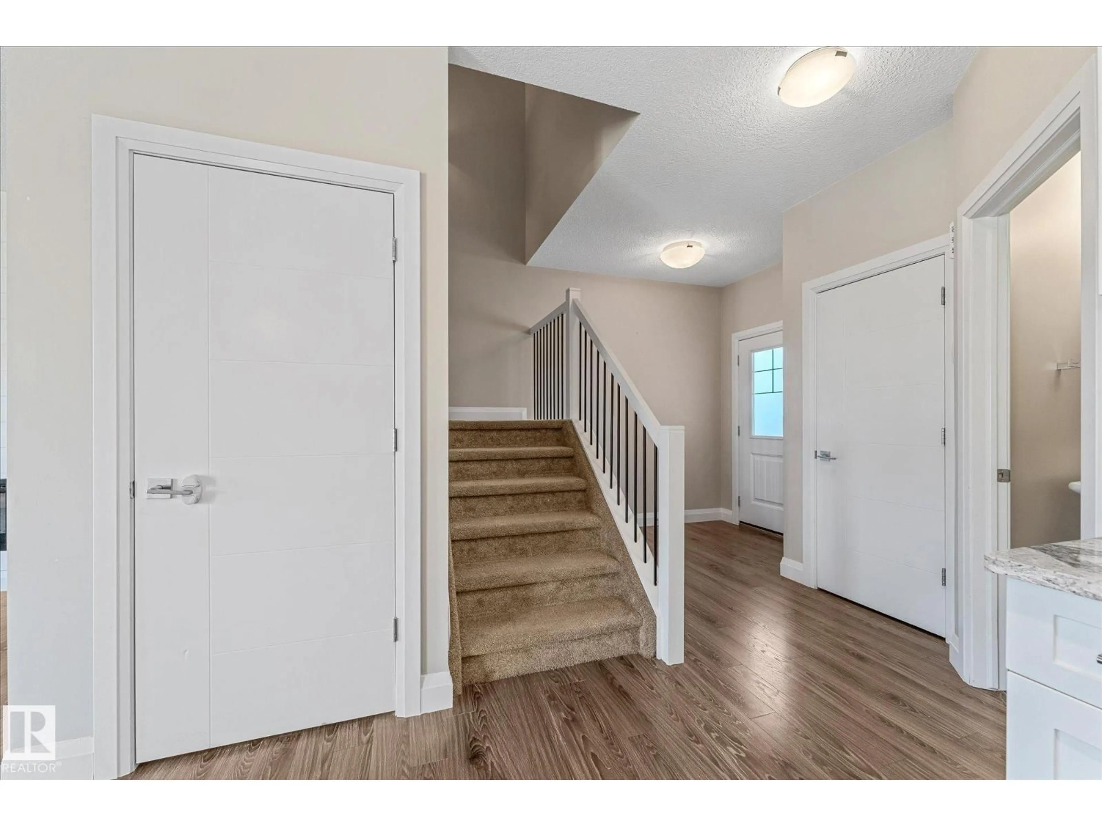 Indoor entryway for 9 SPRING LI, Spruce Grove Alberta T7X0V1