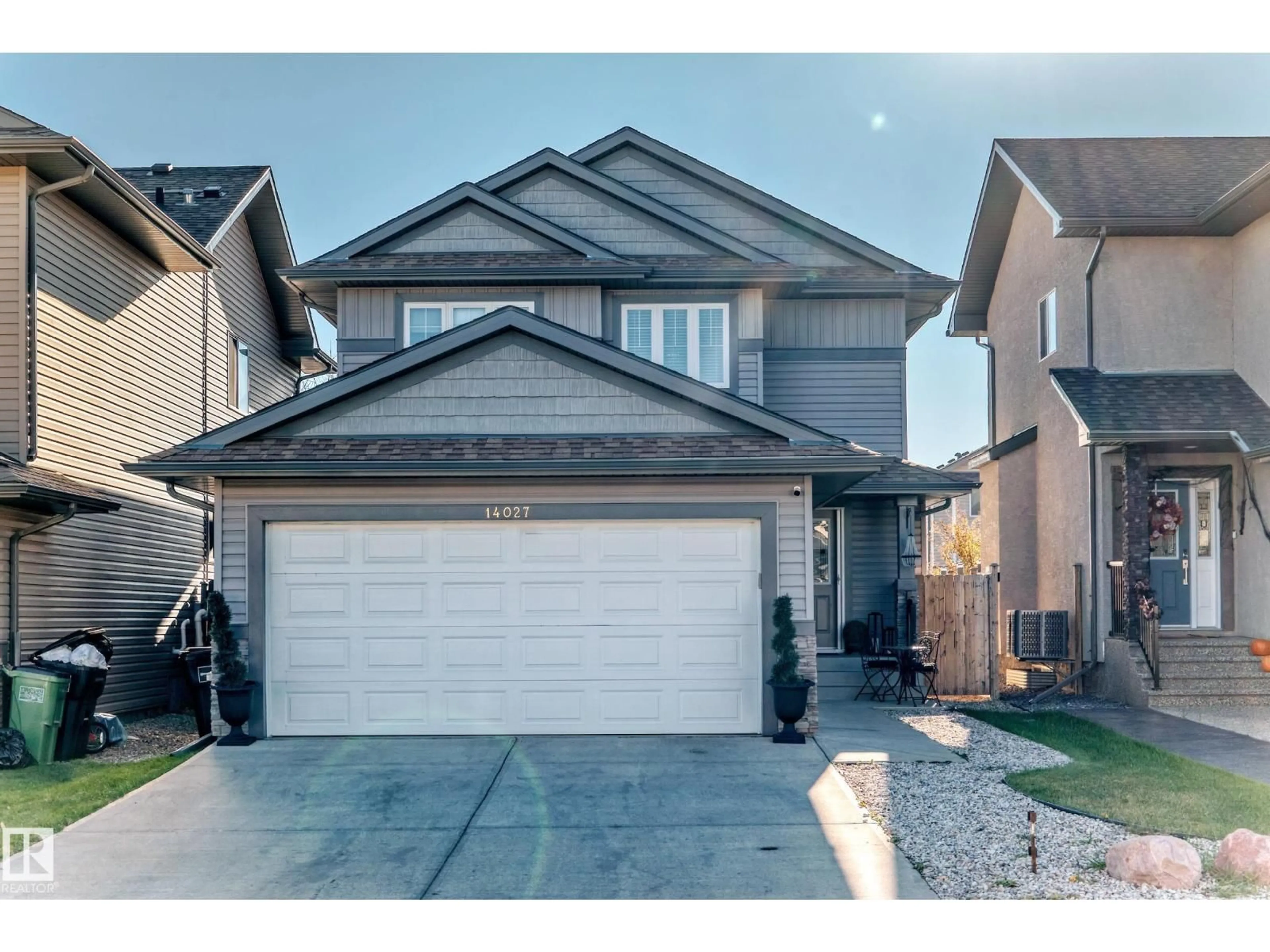 Home with vinyl exterior material, street for 14027 161 AV, Edmonton Alberta T6V0J2