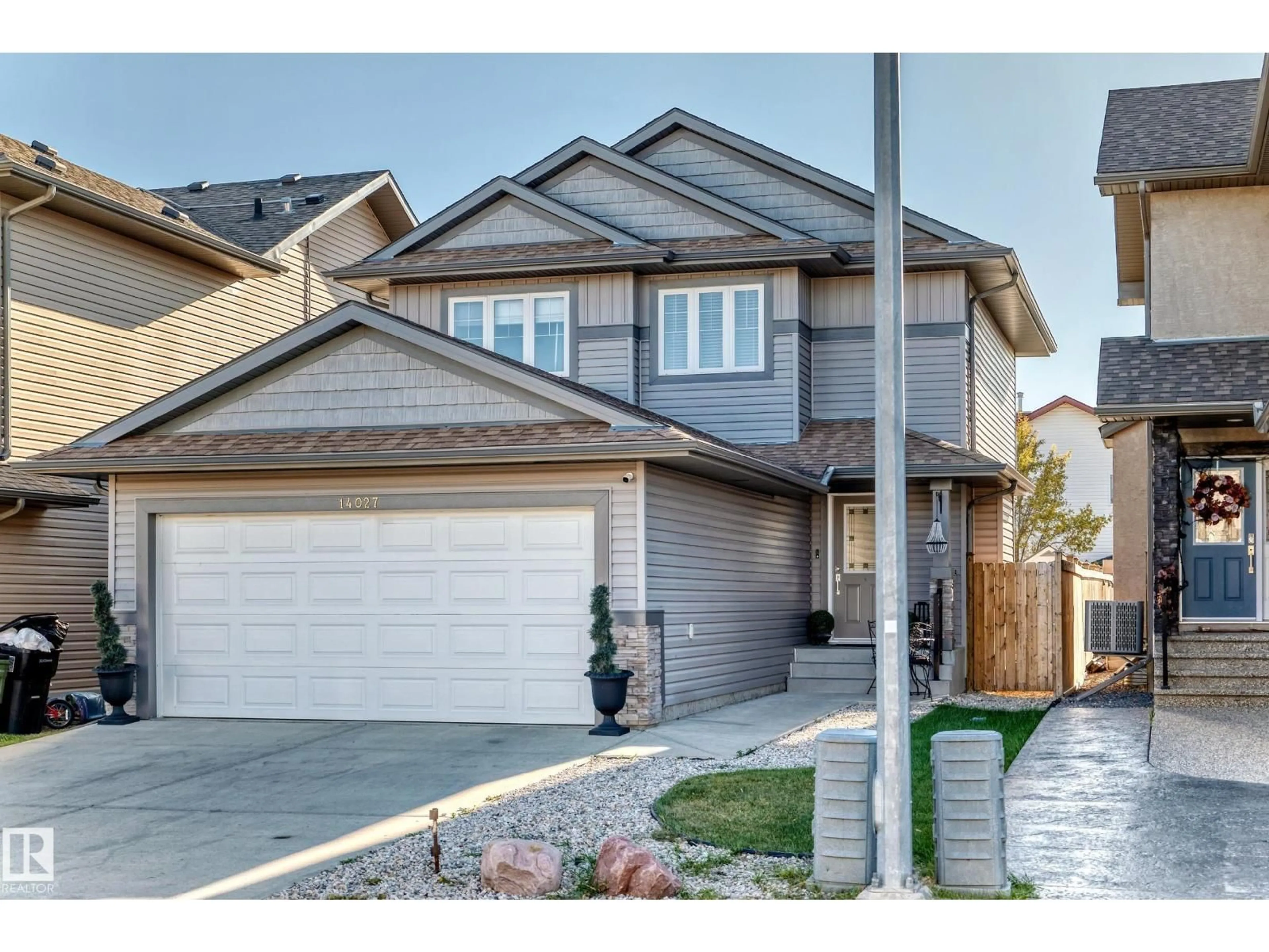 Home with vinyl exterior material, street for 14027 161 AV, Edmonton Alberta T6V0J2
