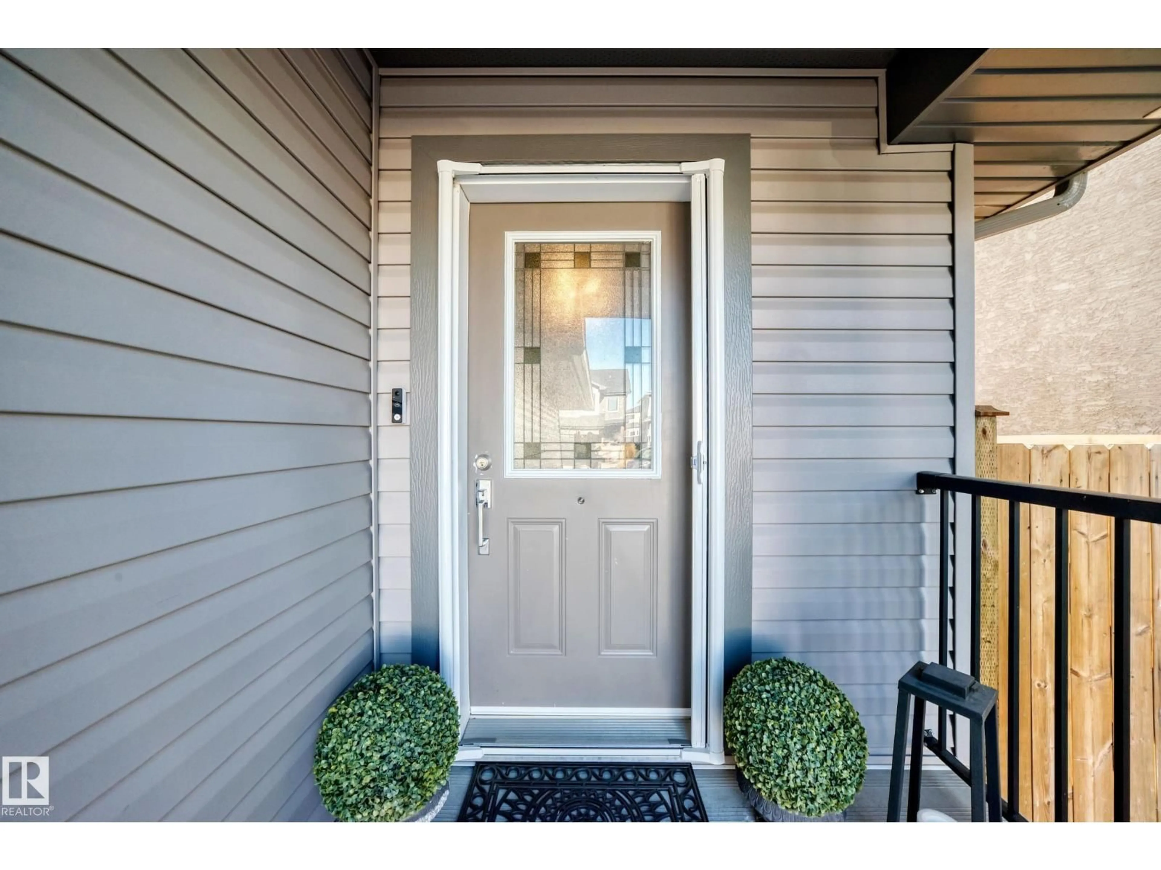 Indoor entryway for 14027 161 AV, Edmonton Alberta T6V0J2