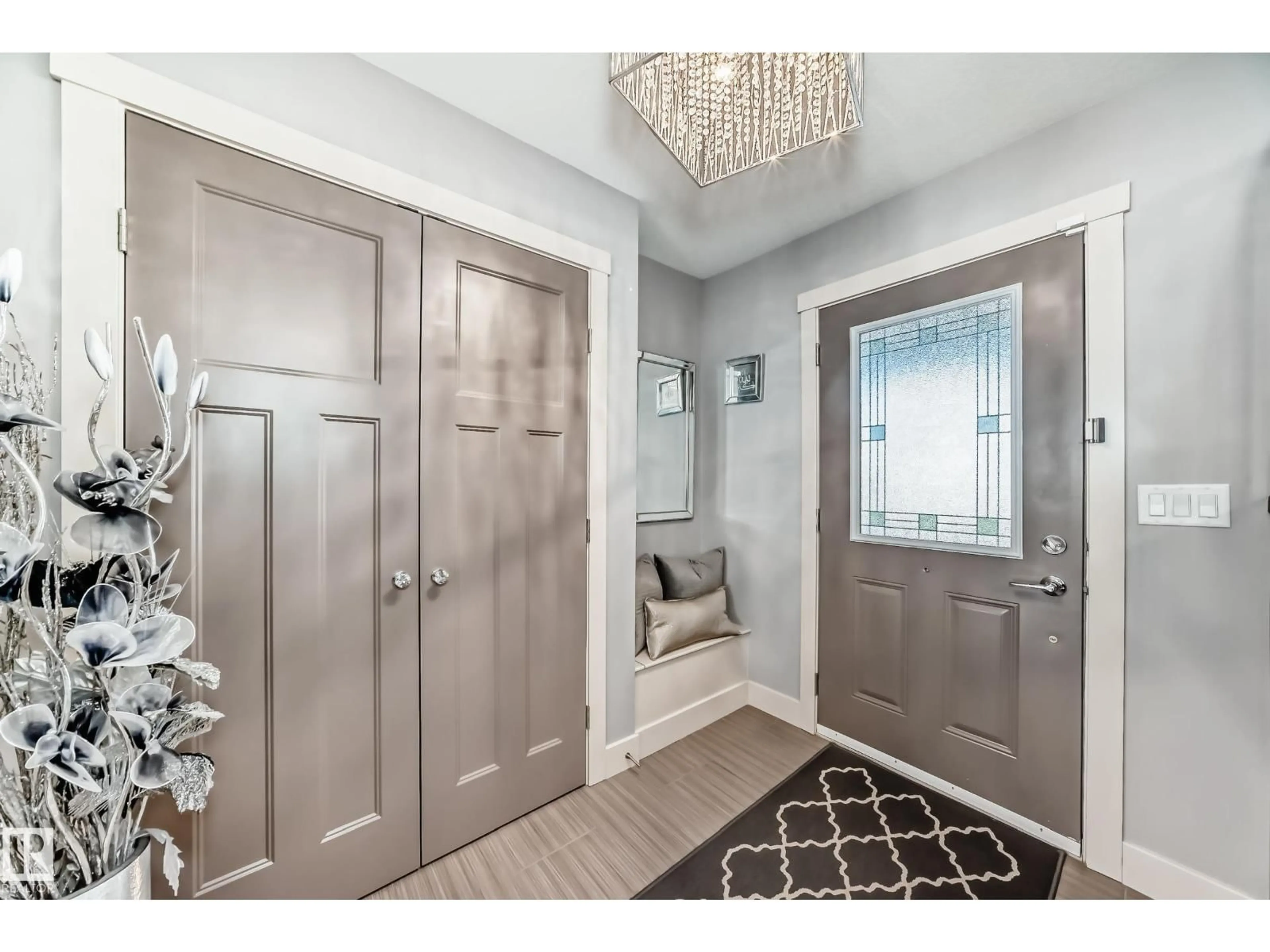 Indoor entryway for 14027 161 AV, Edmonton Alberta T6V0J2