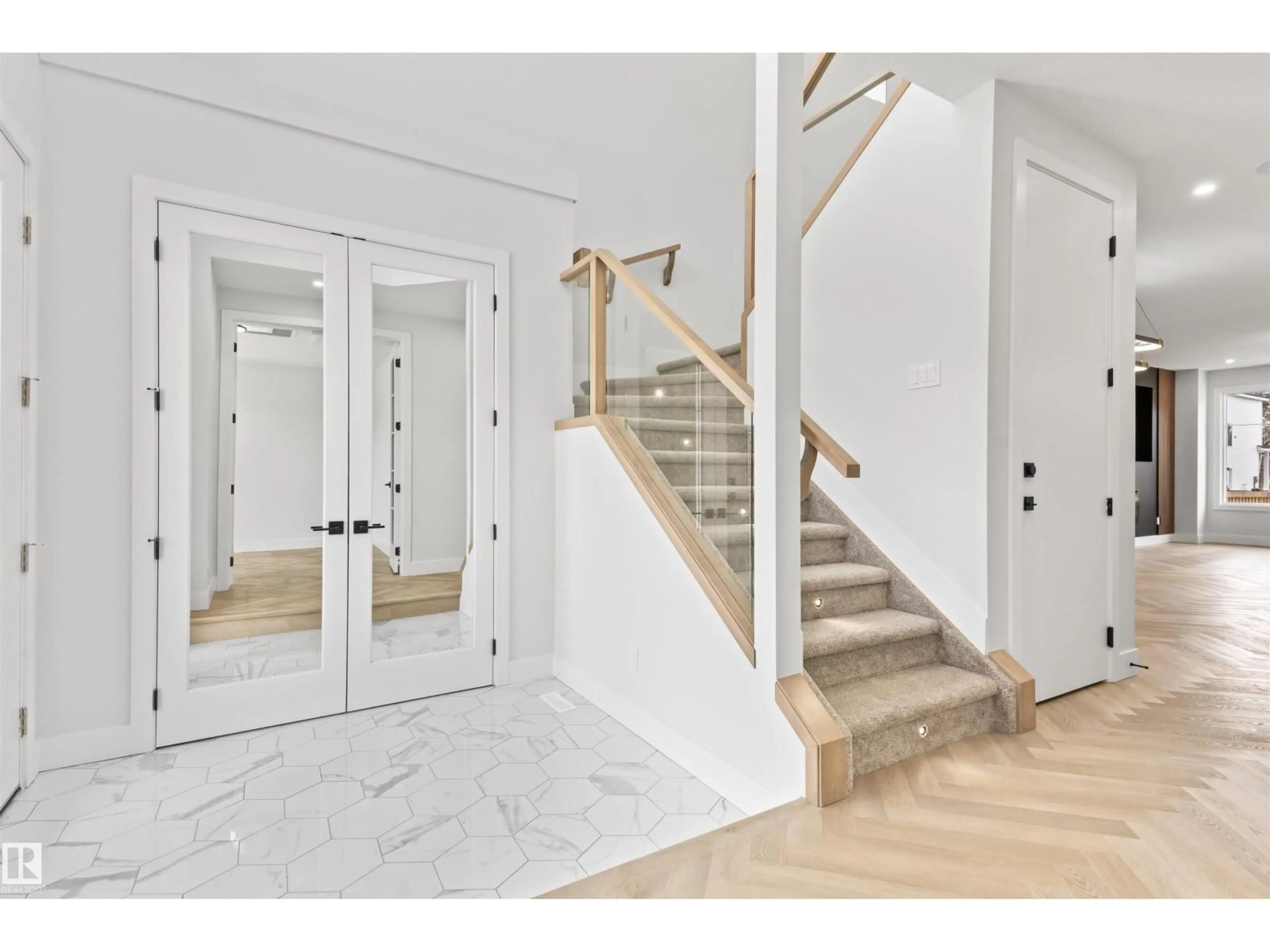 Indoor entryway for 340 ROBERTS WD, Leduc Alberta T9E1P8