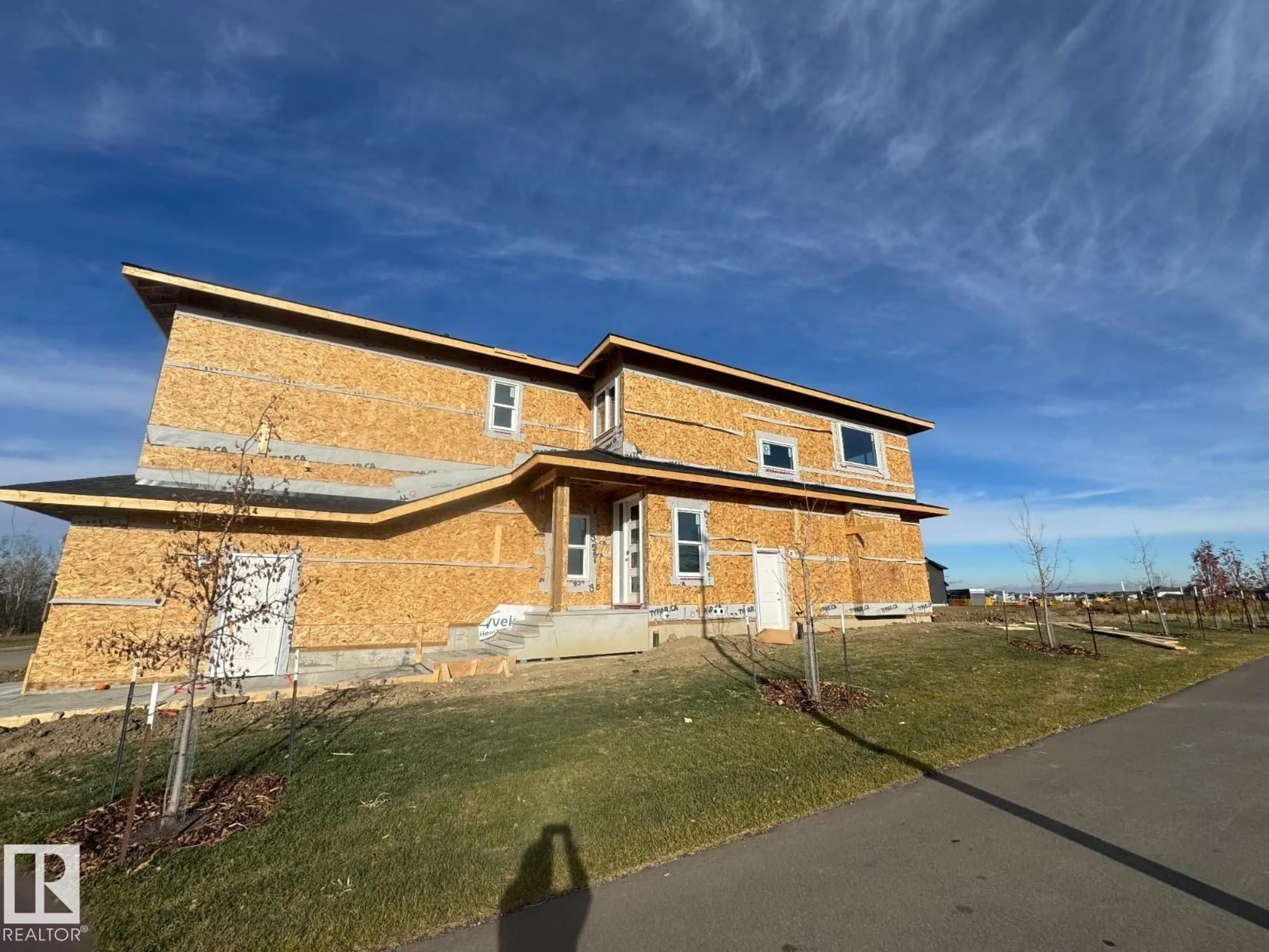 A pic from outside/outdoor area/front of a property/back of a property/a pic from drone, building for 3327 CHERNOWSI WAY, Edmonton Alberta T6W5H2