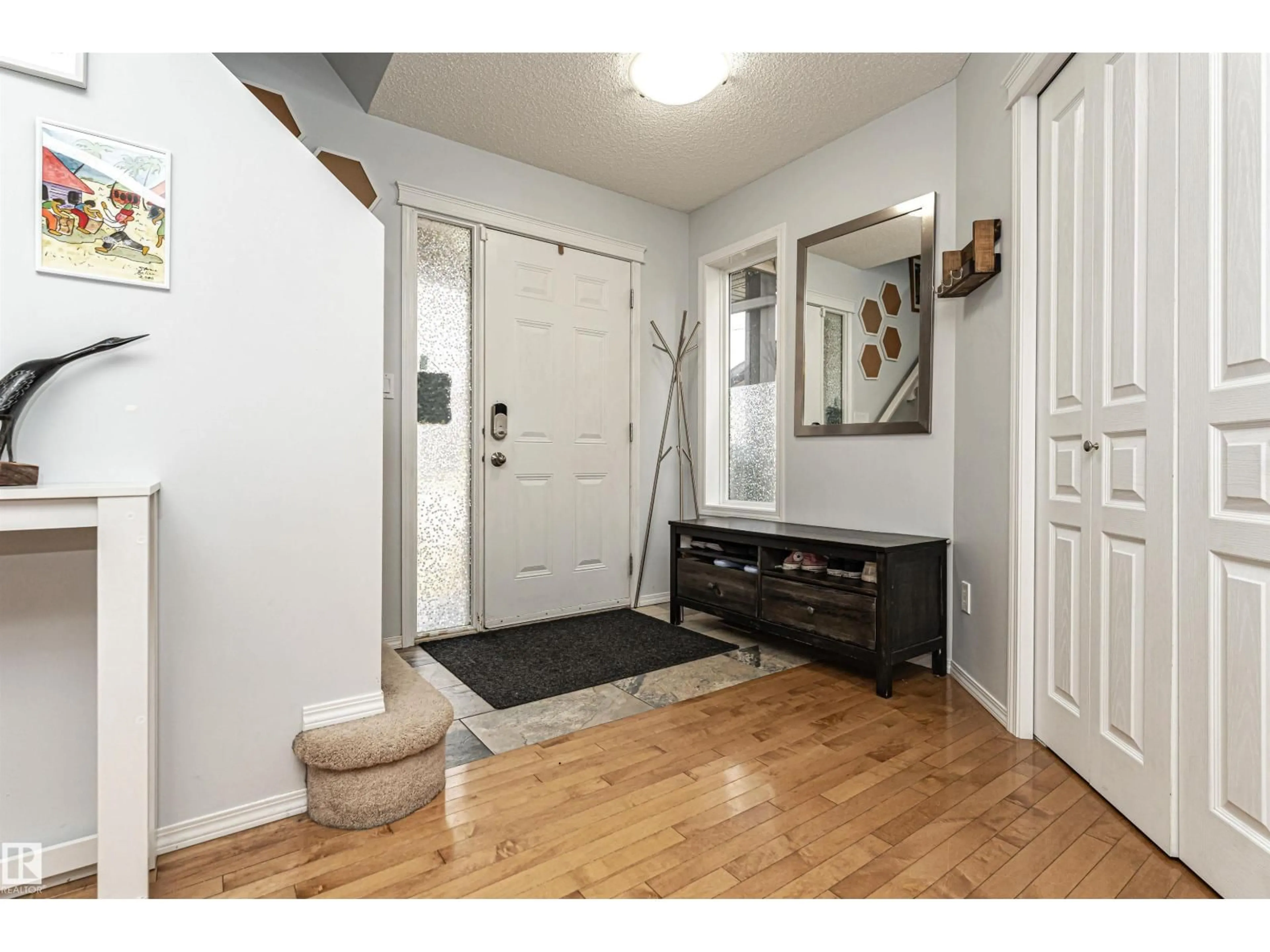 Indoor entryway for 38 RUE BOUCHARD, Beaumont Alberta T4X0E6