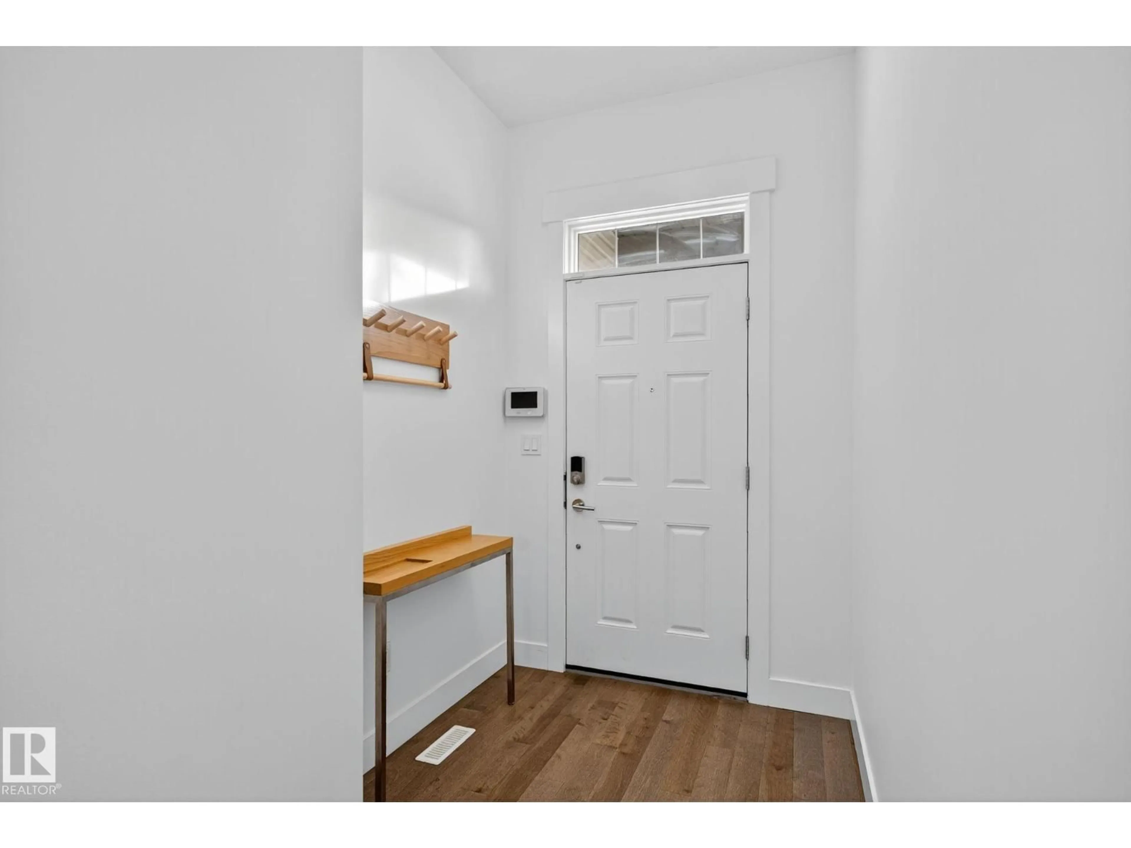 Indoor entryway for 1096 SECORD PROMENADE, Edmonton Alberta T5T7B1