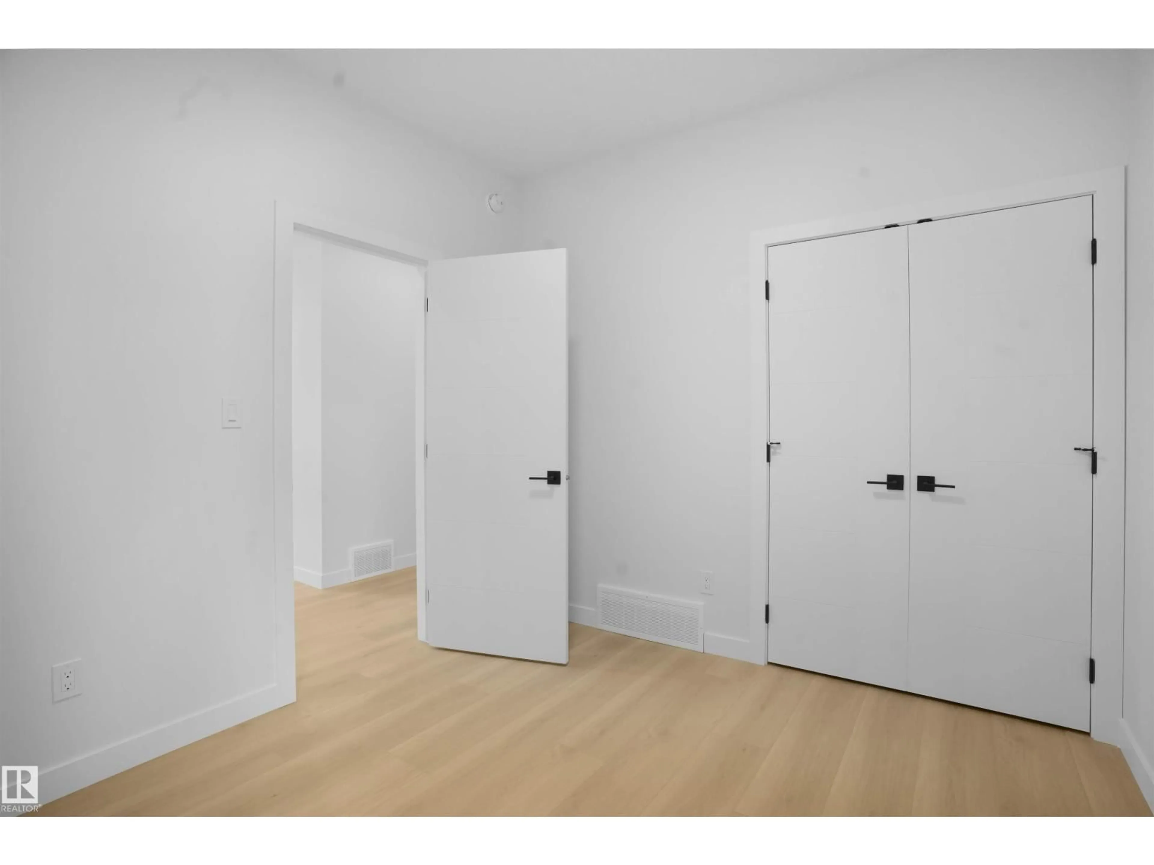 Unknown for 987 ELDERBERRY LANDING, Edmonton Alberta T5T5M8