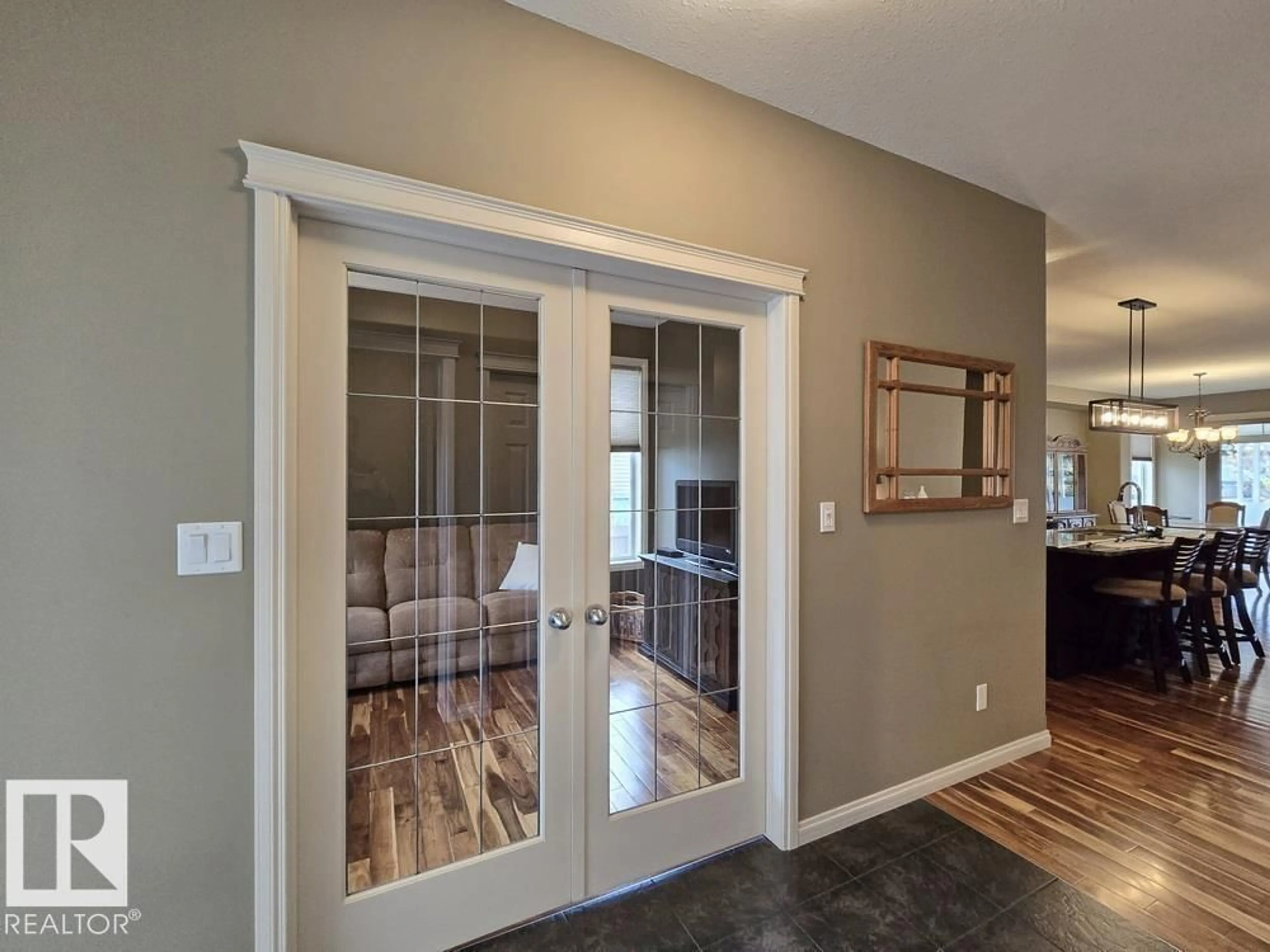 Indoor entryway for 29 WESLEYAN CO, Fort Saskatchewan Alberta T8L0C9