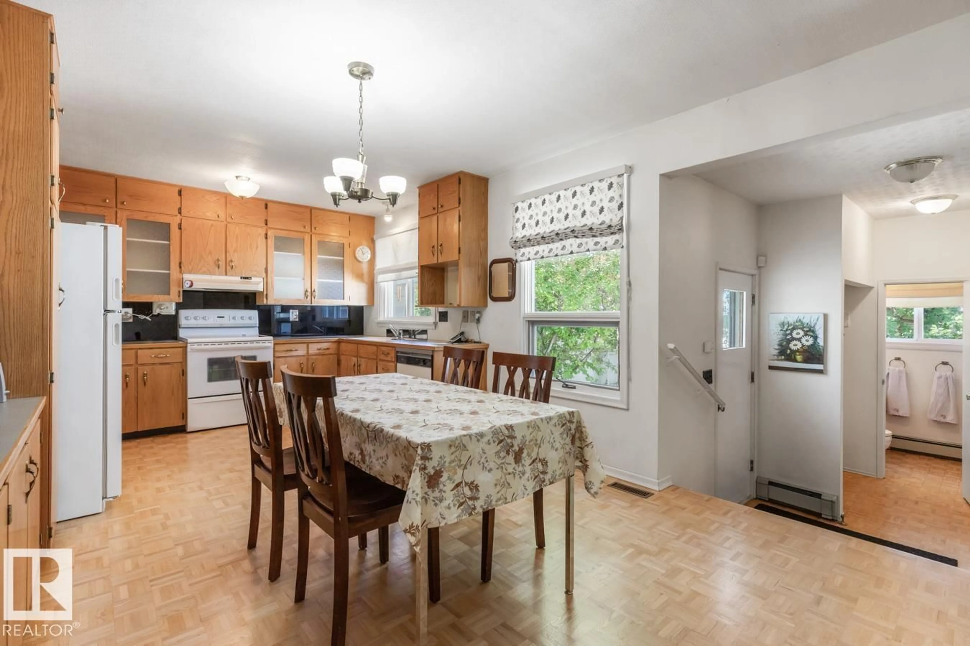 Unknown for 11028 131 ST NW, Edmonton Alberta T5N1B8