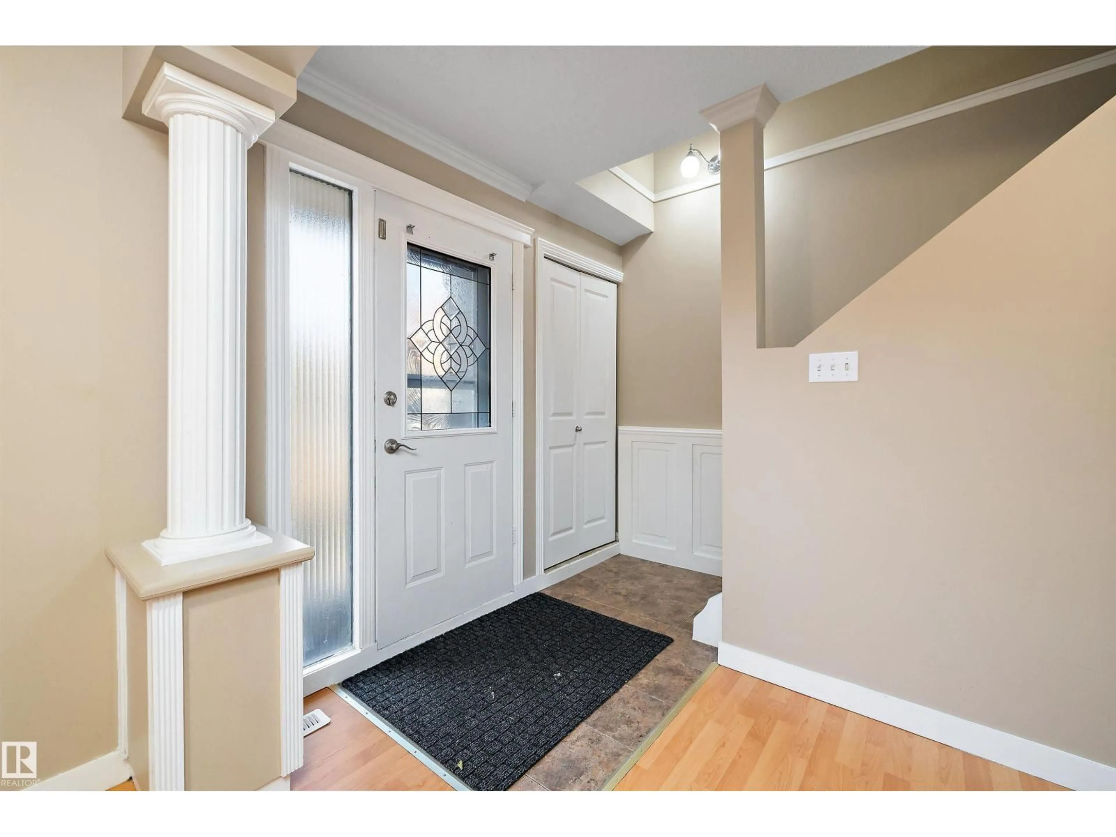 Indoor entryway for 163 ABBOTTSFIELD RD, Edmonton Alberta T5W4S9