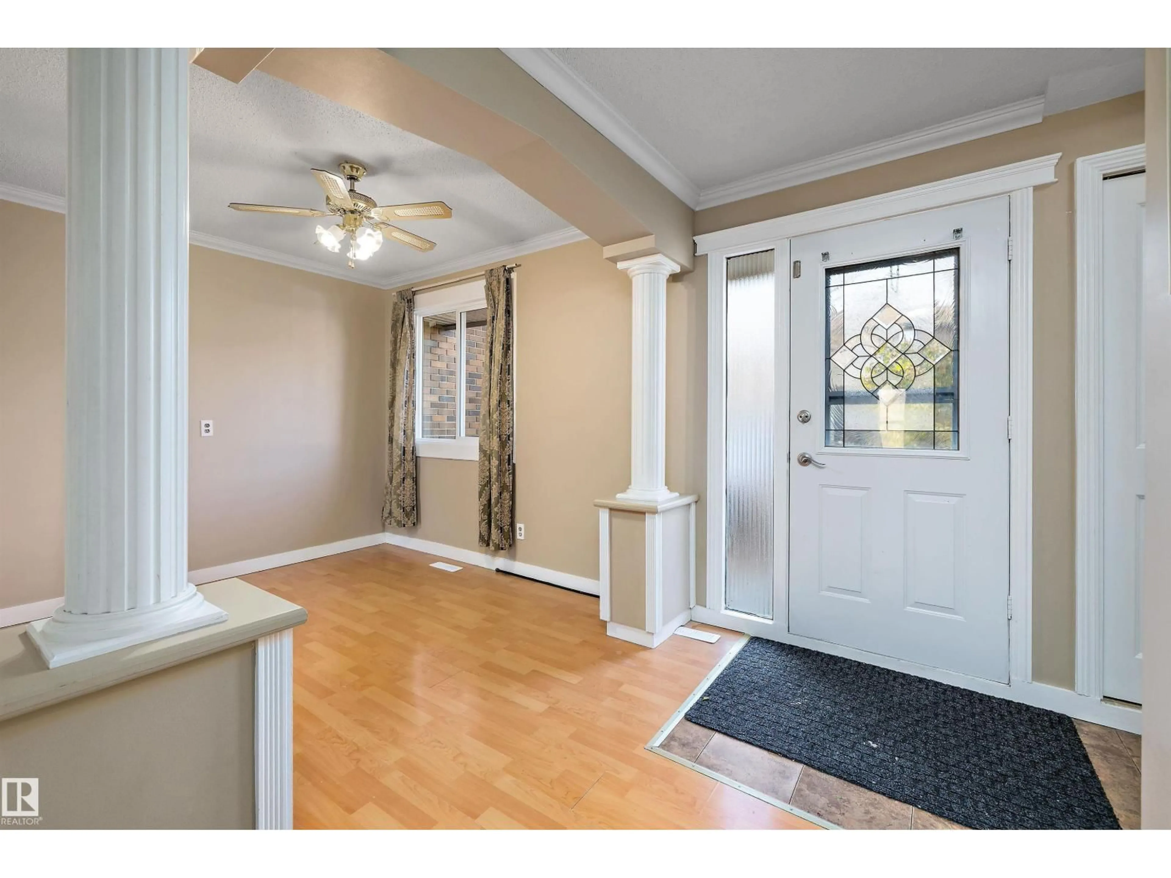 Indoor entryway for 163 ABBOTTSFIELD RD, Edmonton Alberta T5W4S9