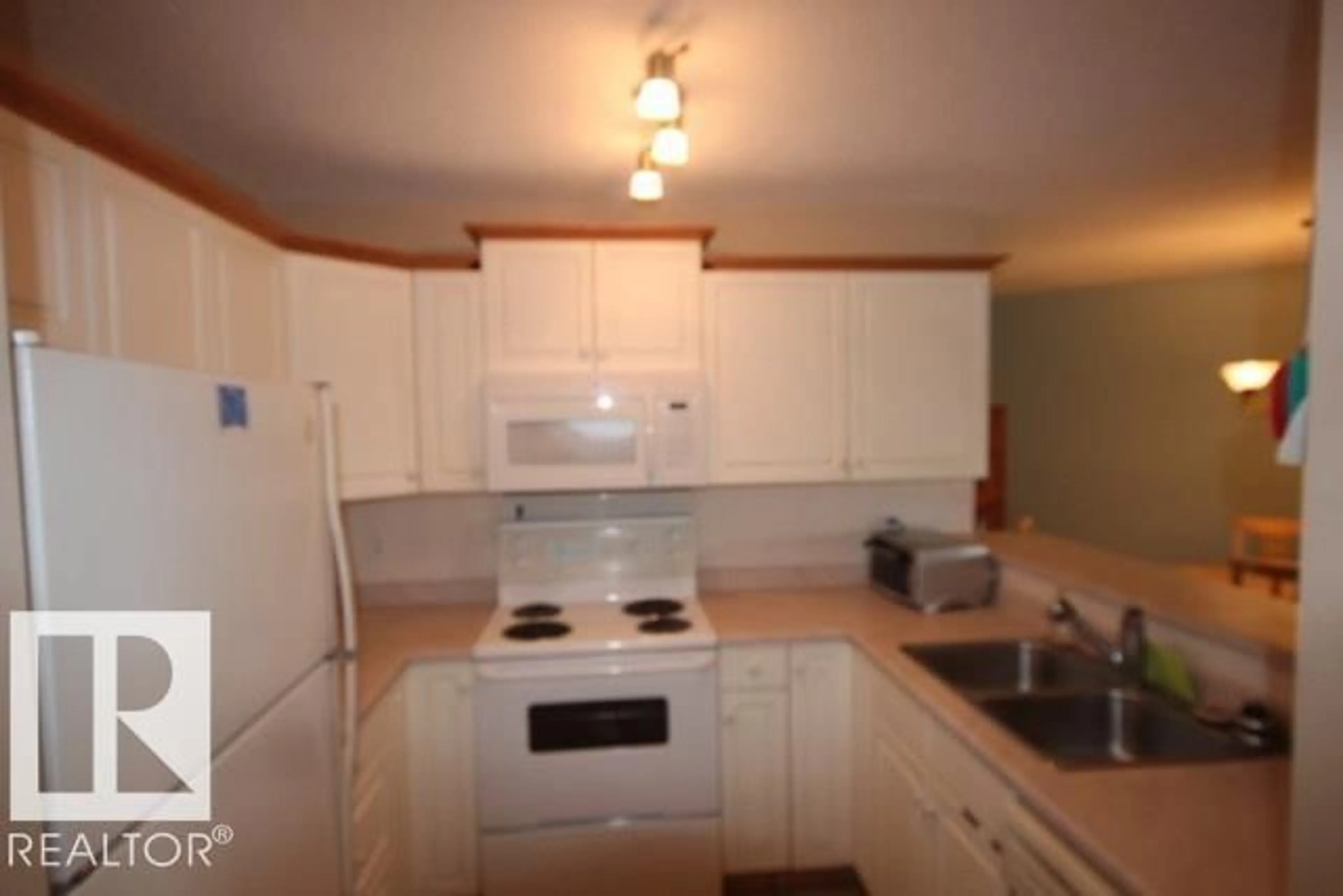 Standard kitchen, unknown for 303 - 6210 101 AV, Edmonton Alberta T6A0H1