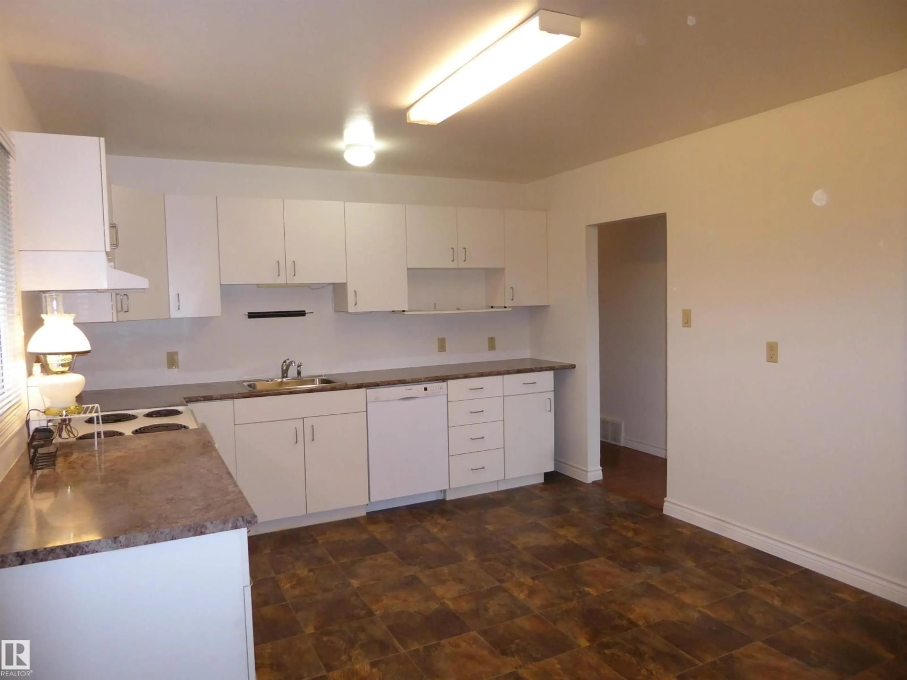 Standard kitchen, unknown for 11056 159 ST, Edmonton Alberta T5P3C3